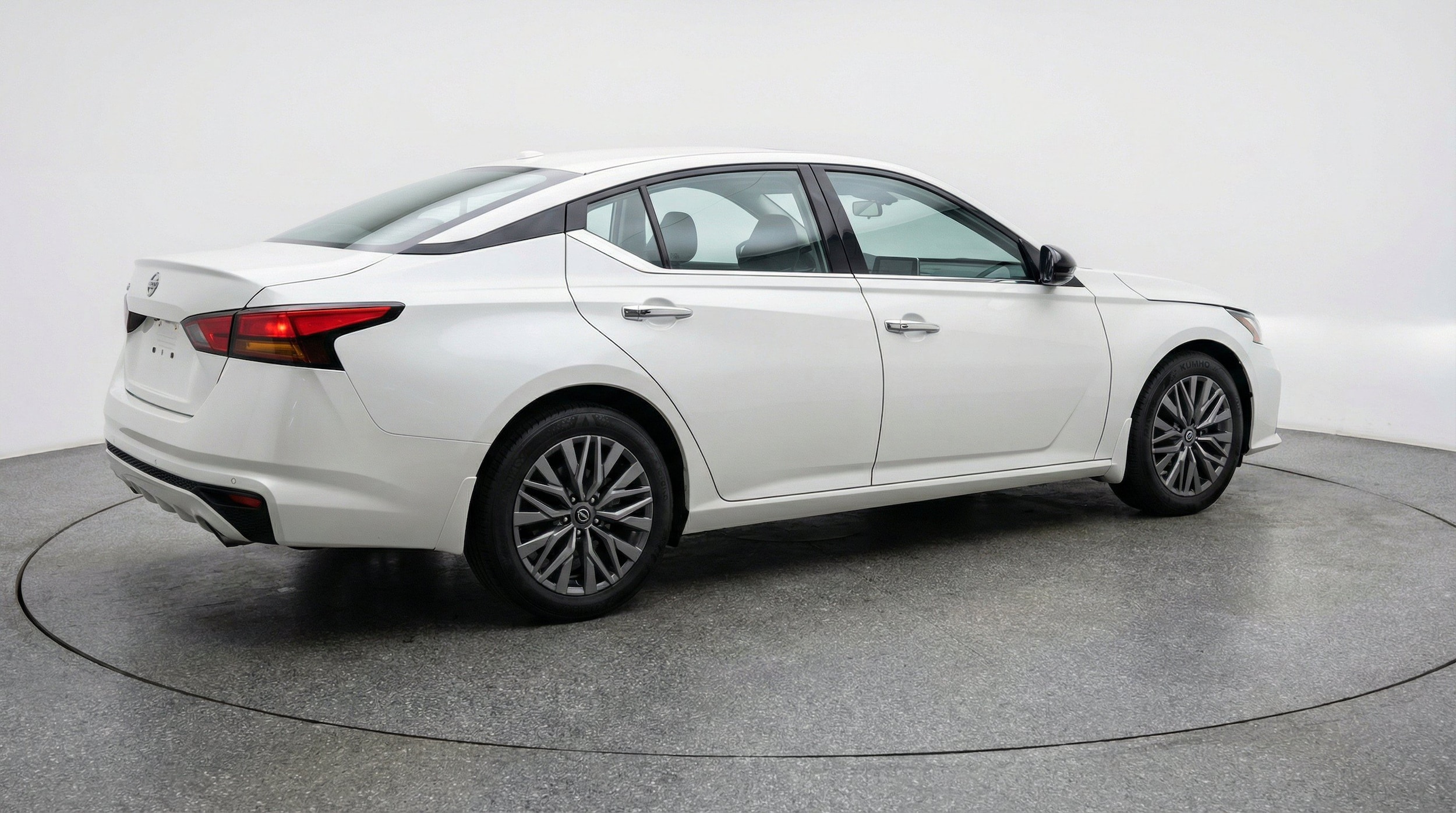 Thumbnail: 2025 Nissan Altima - 9