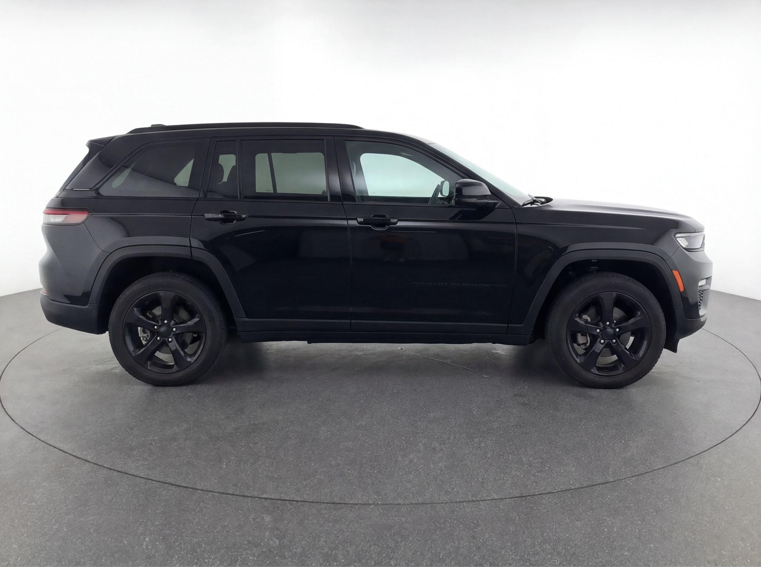 Thumbnail: 2023 Jeep Grand Cherokee - 8