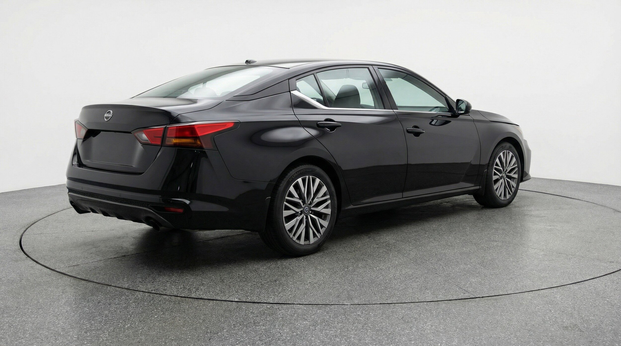 Thumbnail: 2025 Nissan Altima - 9
