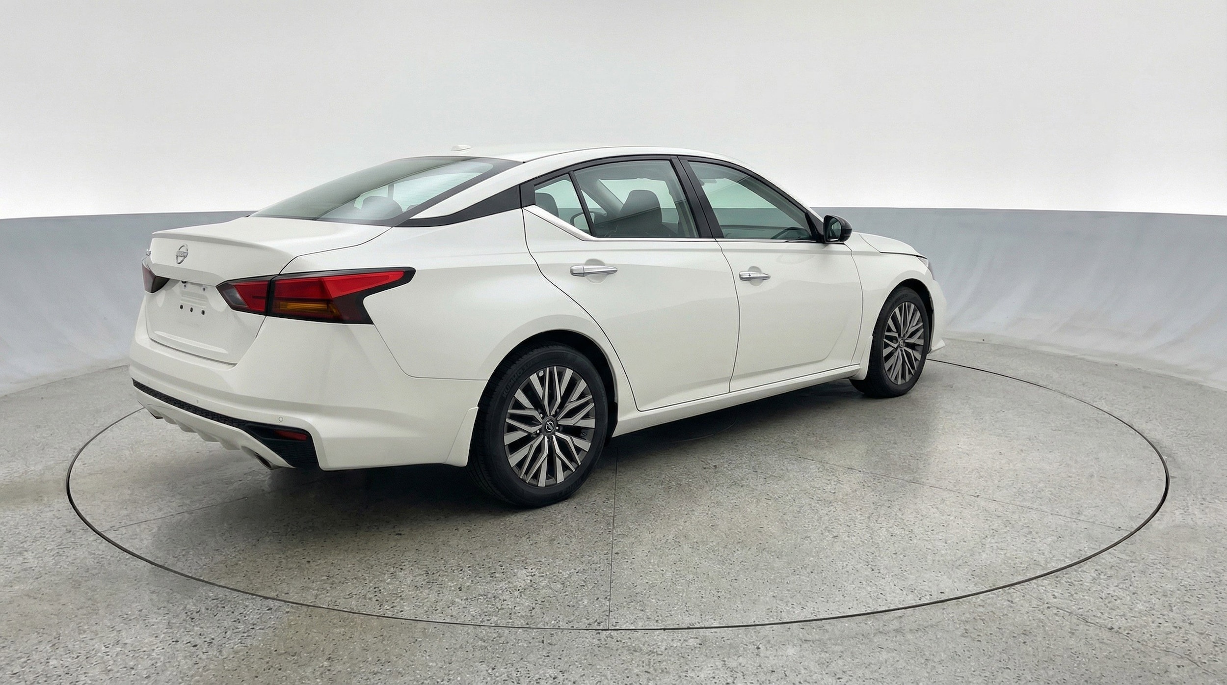 Thumbnail: 2025 Nissan Altima - 9