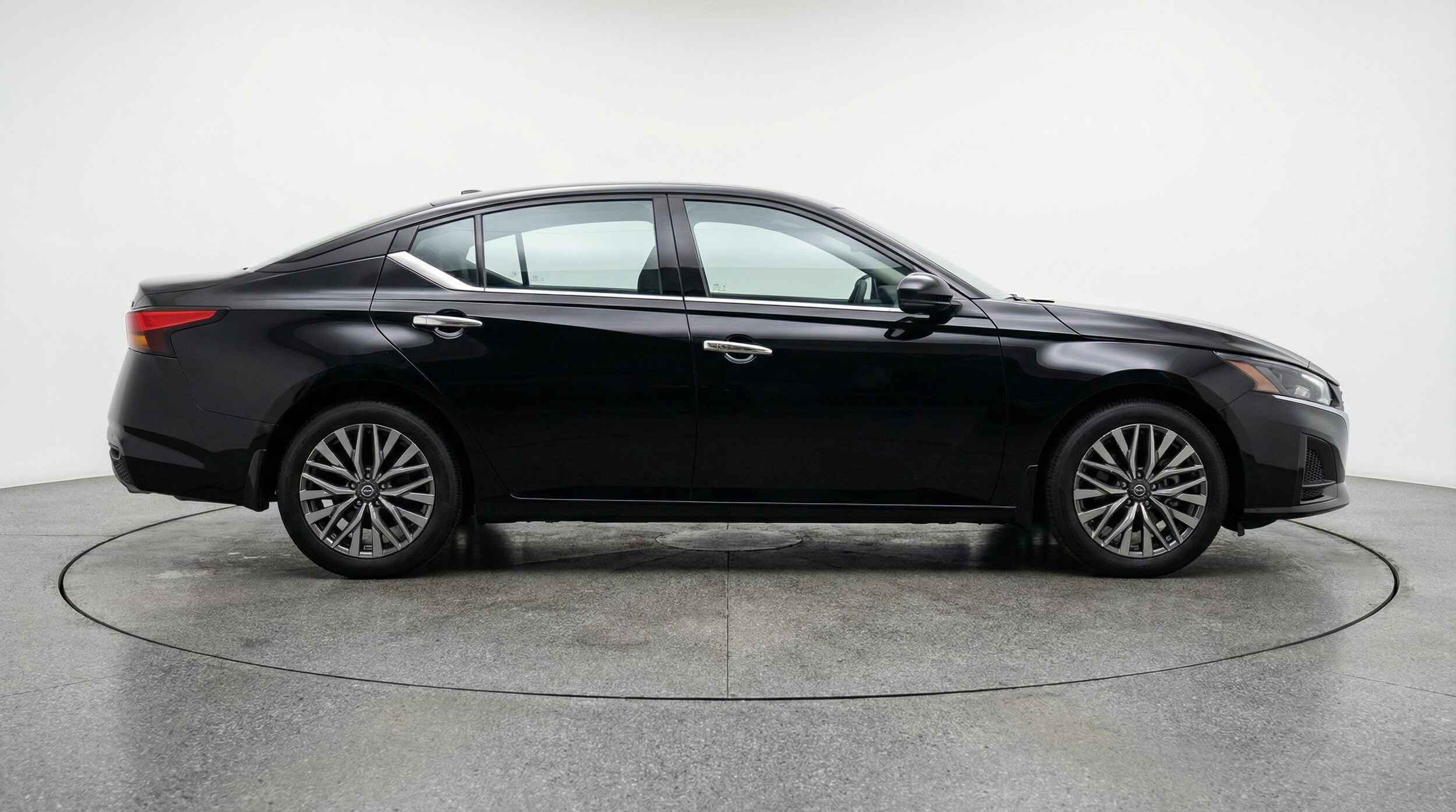 Thumbnail: 2025 Nissan Altima - 8