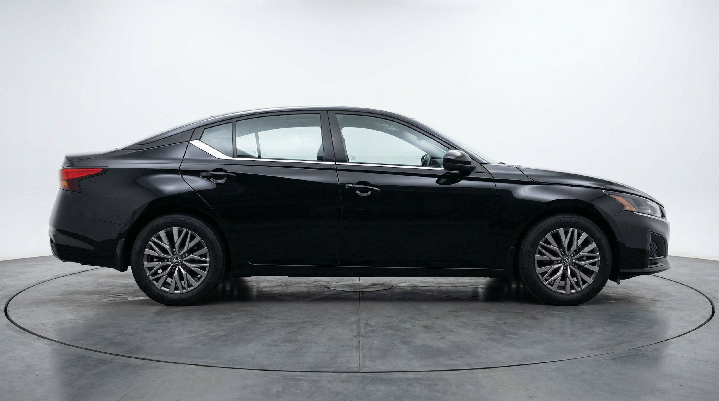 Thumbnail: 2025 Nissan Altima - 10