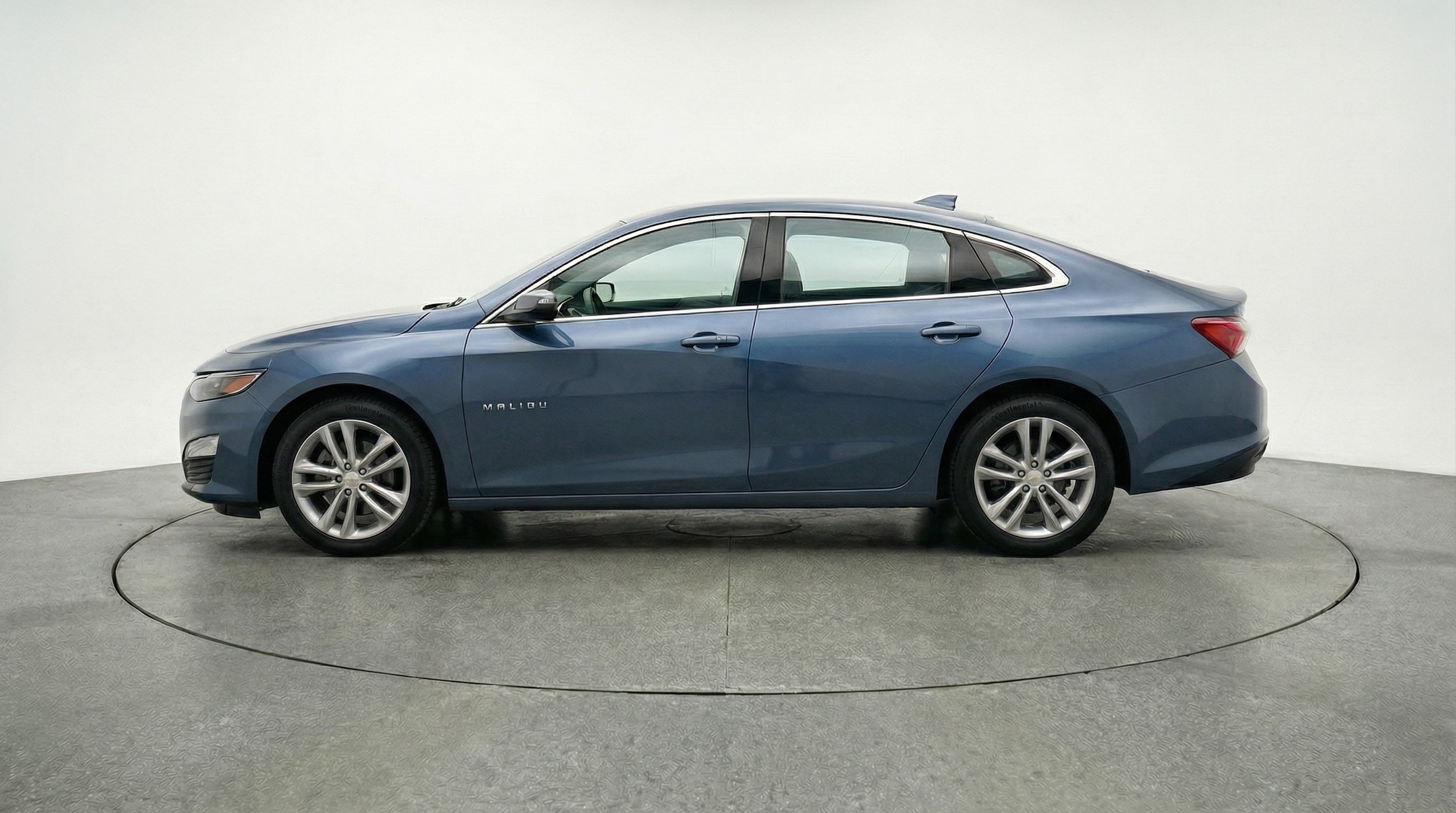 Thumbnail: 2024 Chevrolet Malibu - 4