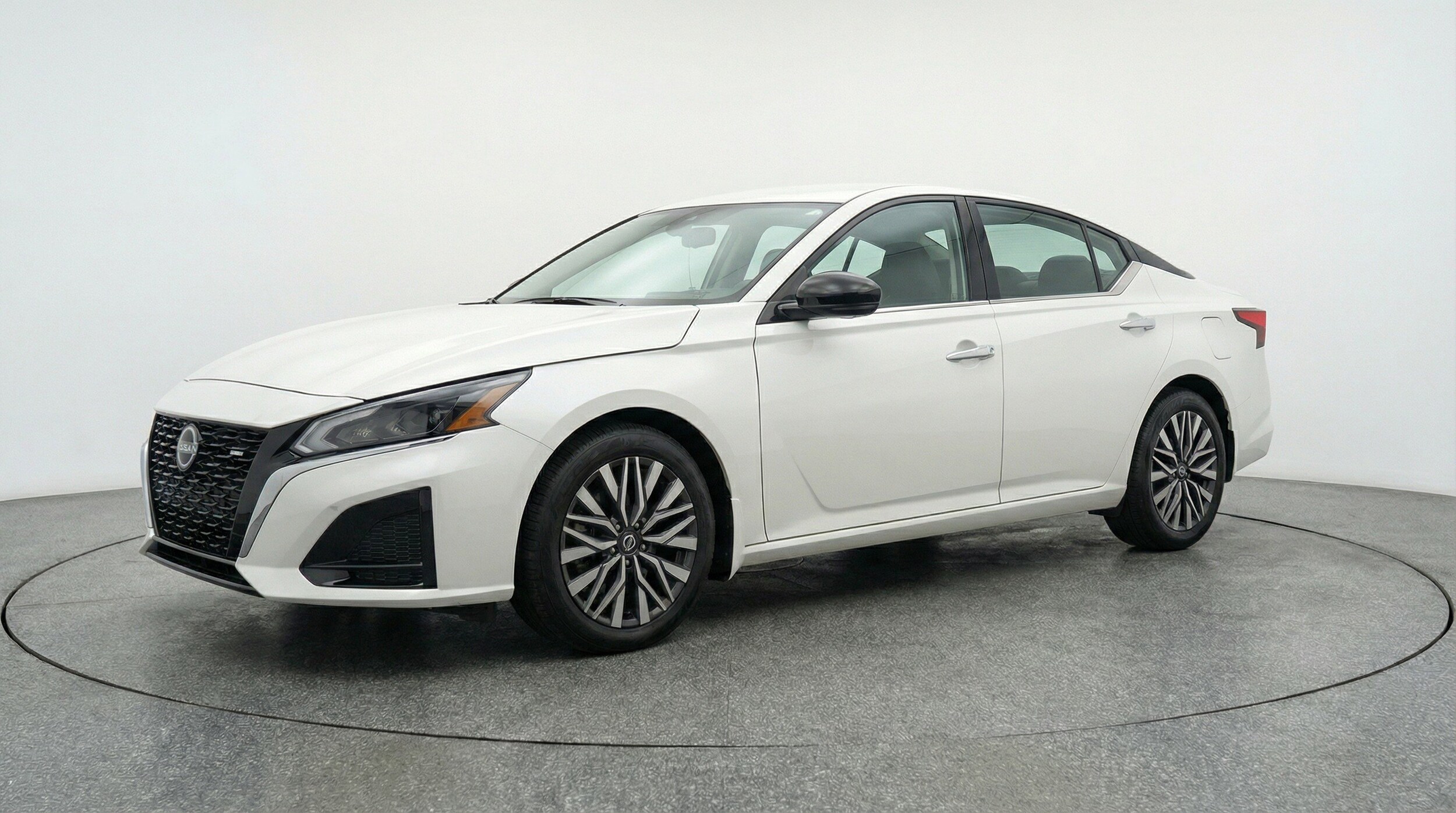 Thumbnail: 2025 Nissan Altima - 3