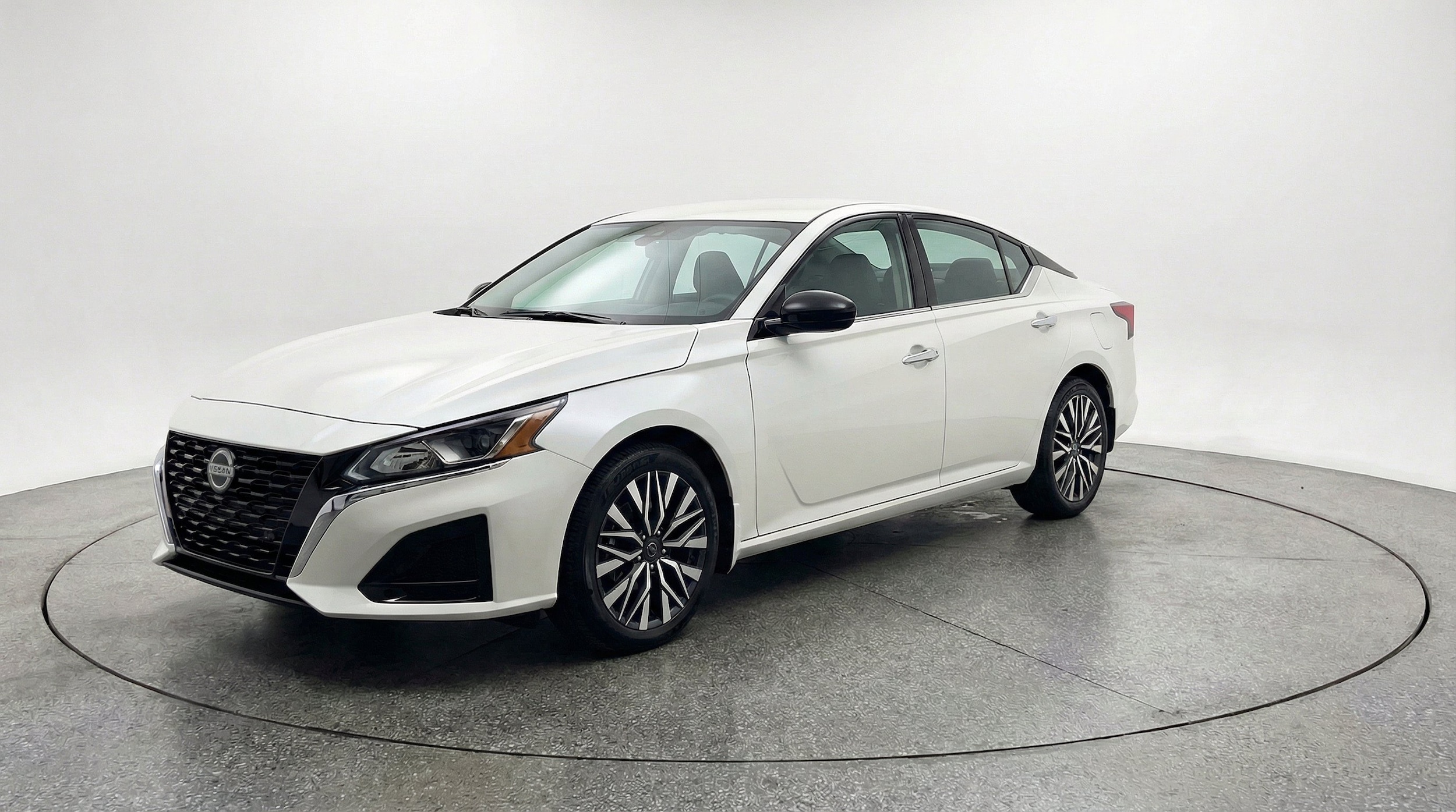 Thumbnail: 2025 Nissan Altima - 3