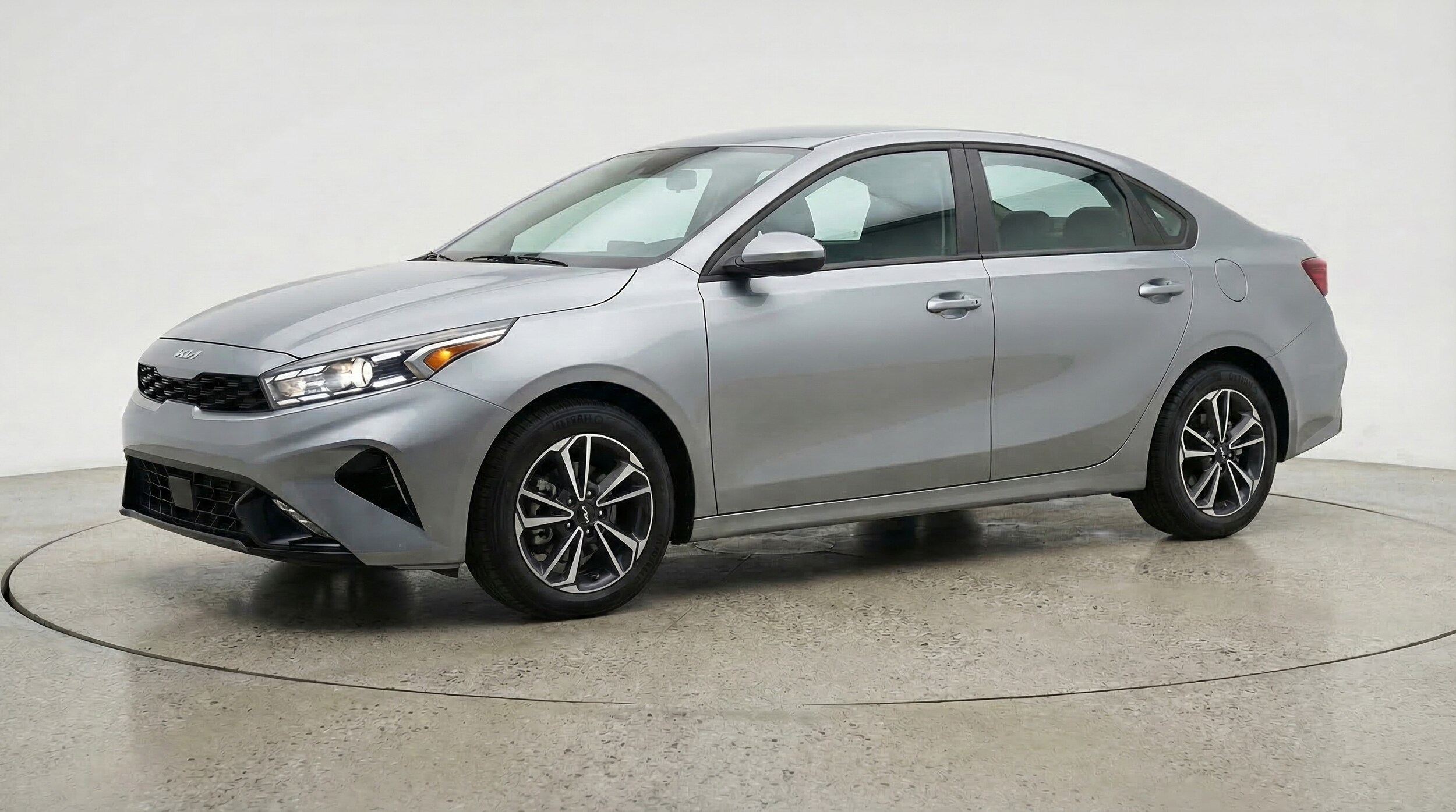 Thumbnail: 2024 Kia Forte - 3