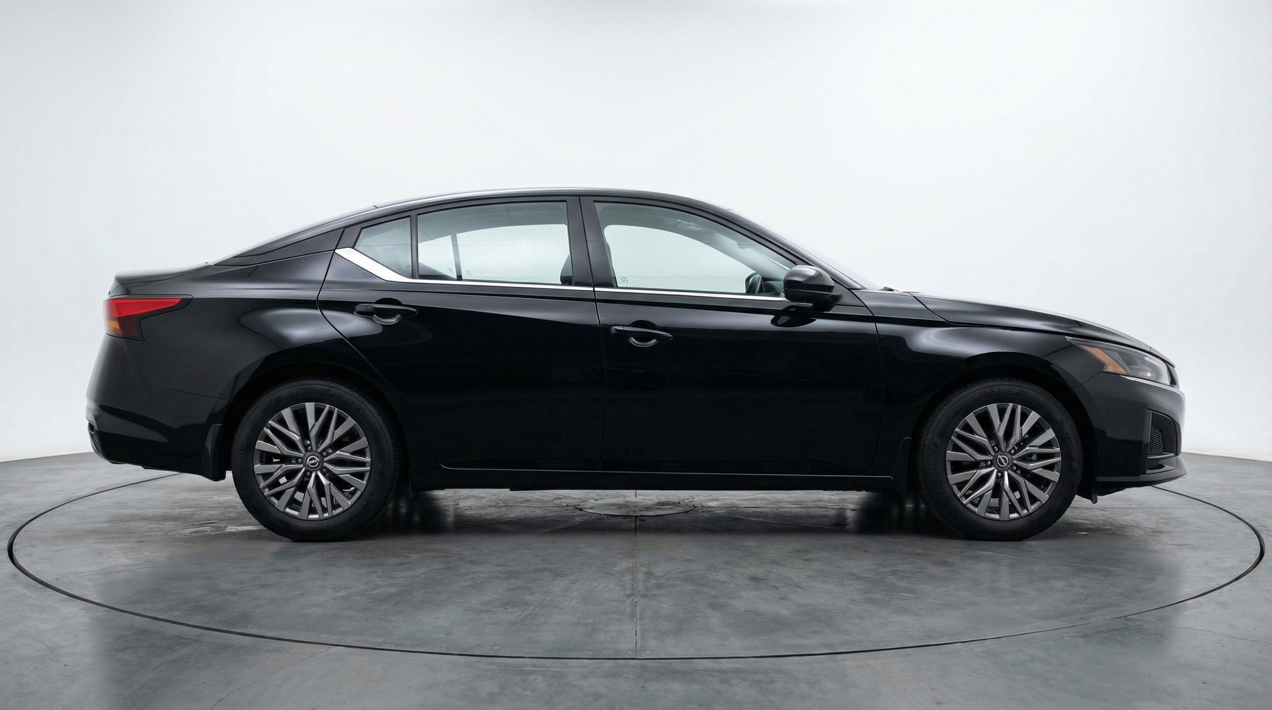 Thumbnail: 2025 Nissan Altima - 11