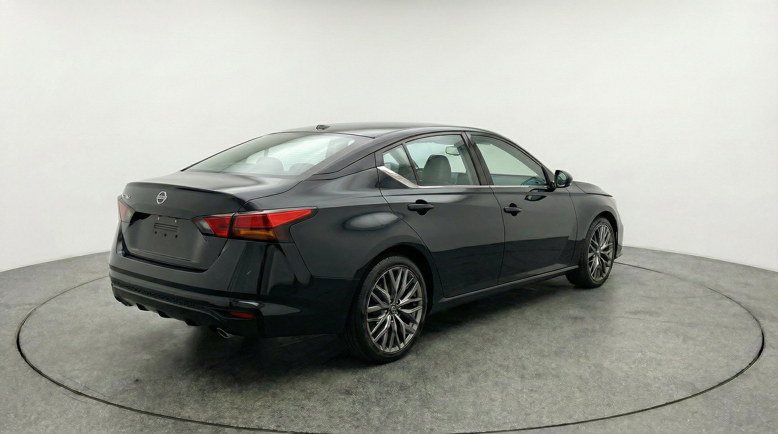 Thumbnail: 2025 Nissan Altima - 9