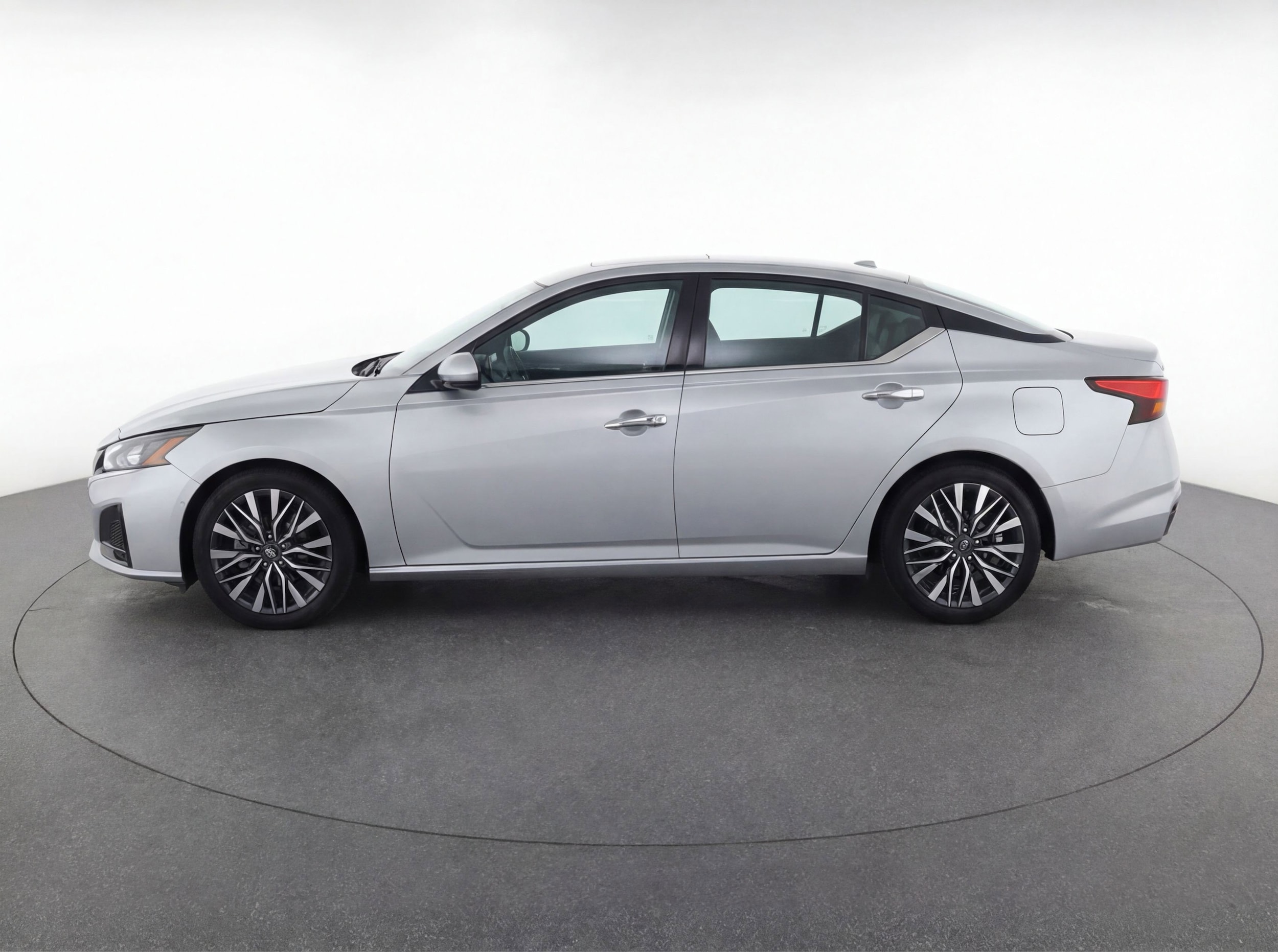 Thumbnail: 2023 Nissan Altima - 5