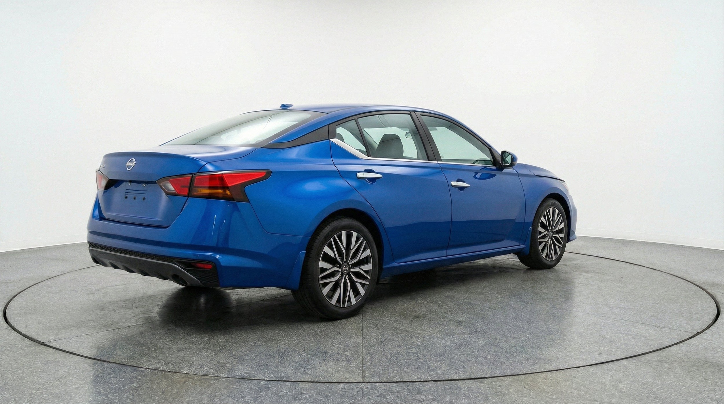 Thumbnail: 2025 Nissan Altima - 9