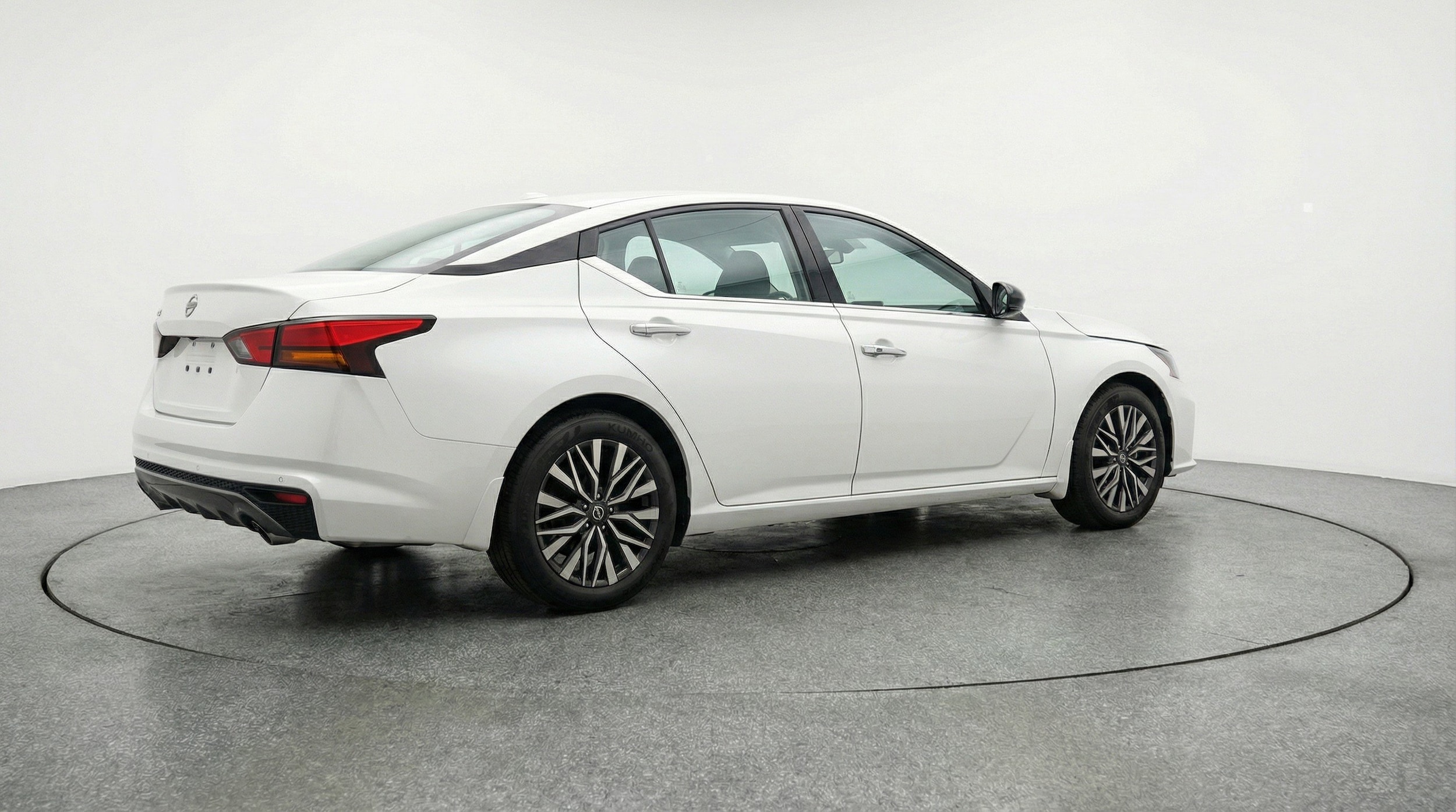 Thumbnail: 2025 Nissan Altima - 9
