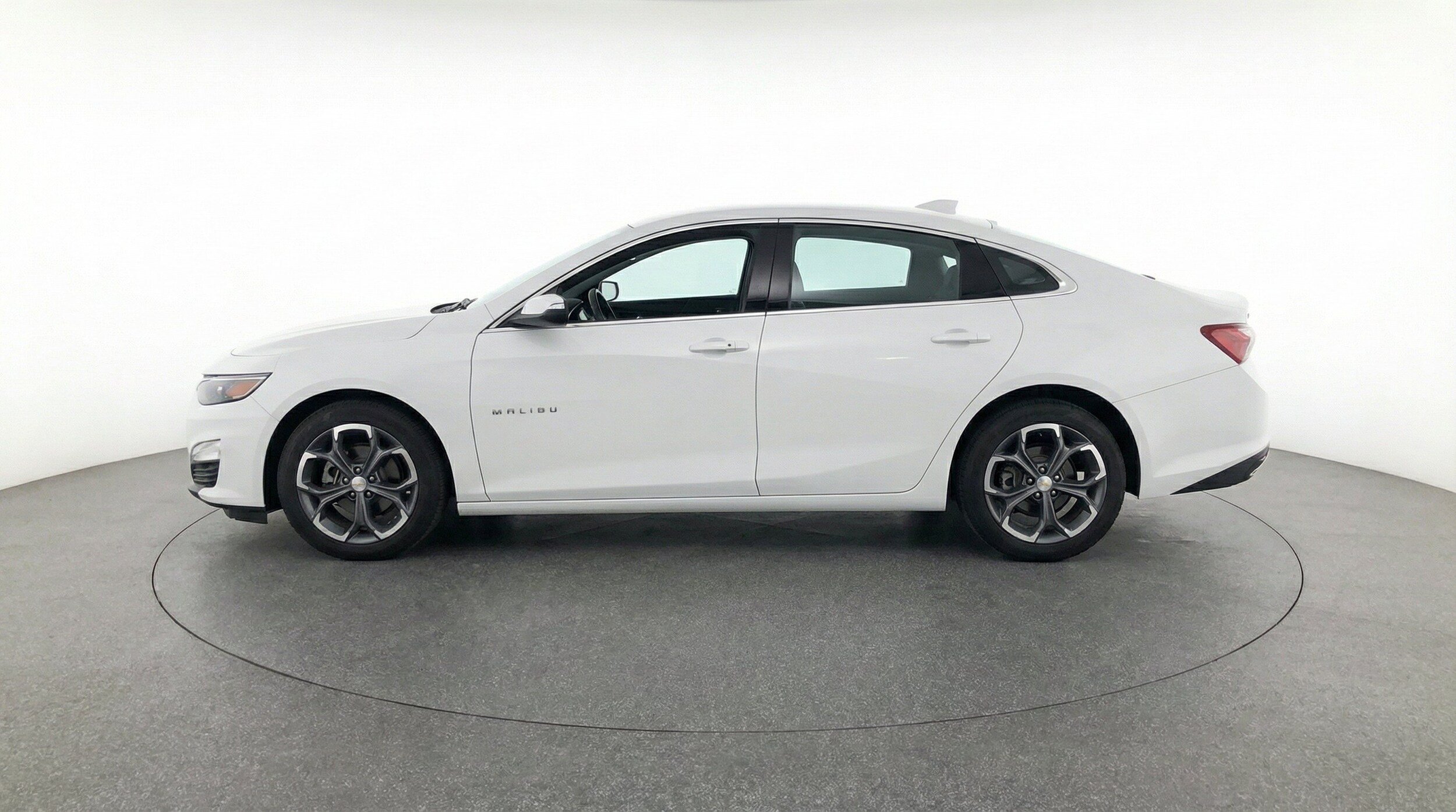 Thumbnail: 2024 Chevrolet Malibu - 5