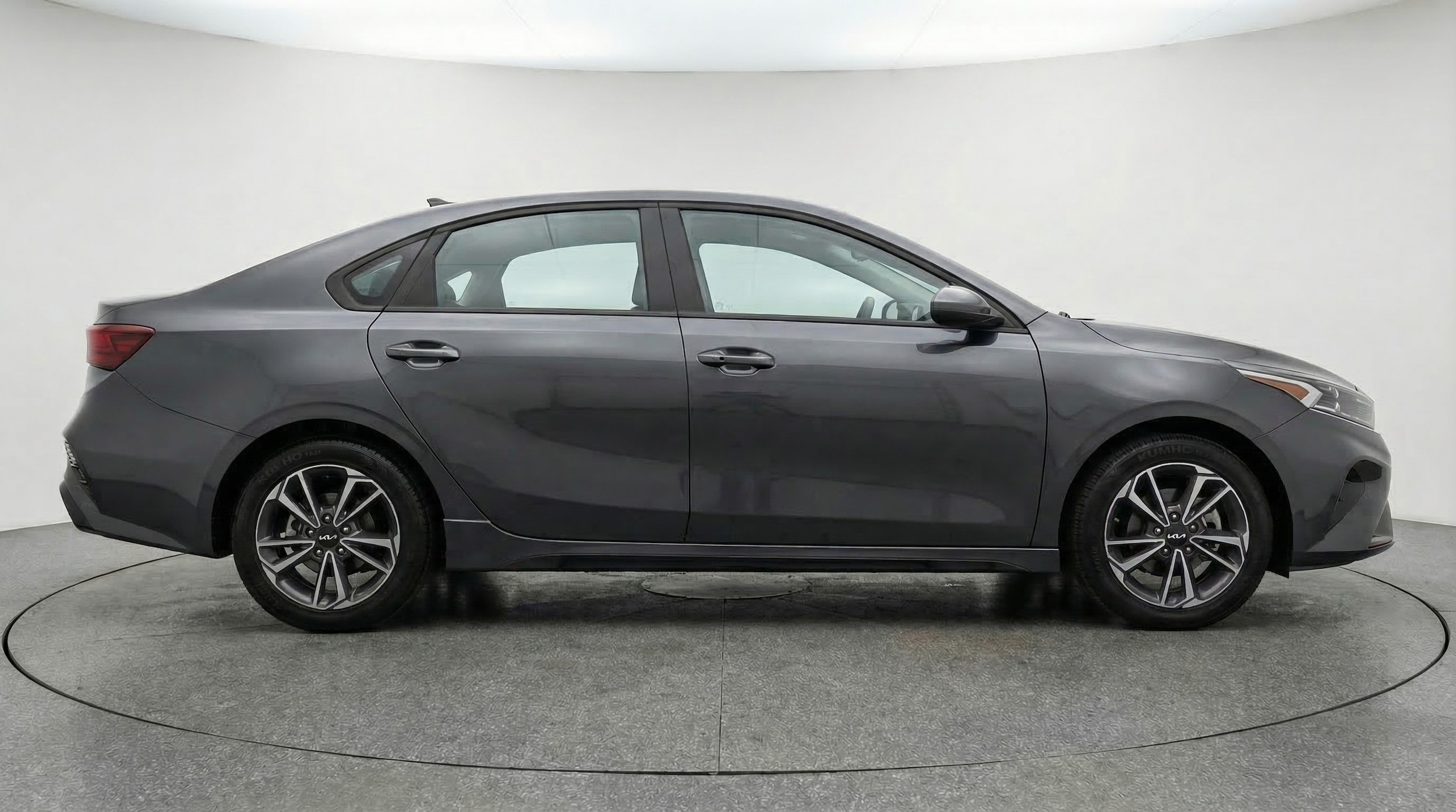 Thumbnail: 2024 Kia Forte - 8