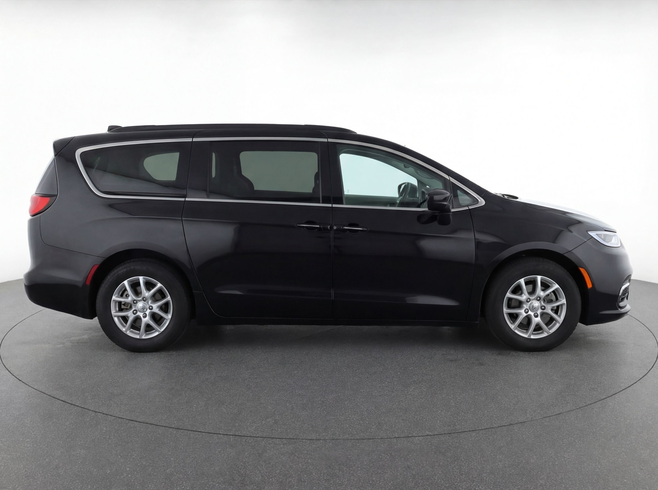 Thumbnail: 2024 Chrysler Pacifica - 11