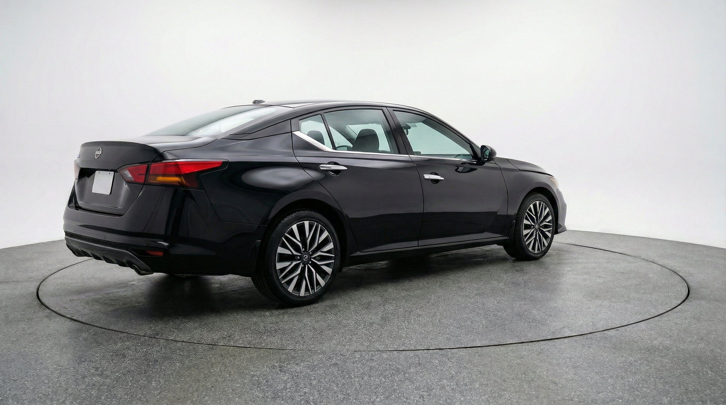 Thumbnail: 2025 Nissan Altima - 9