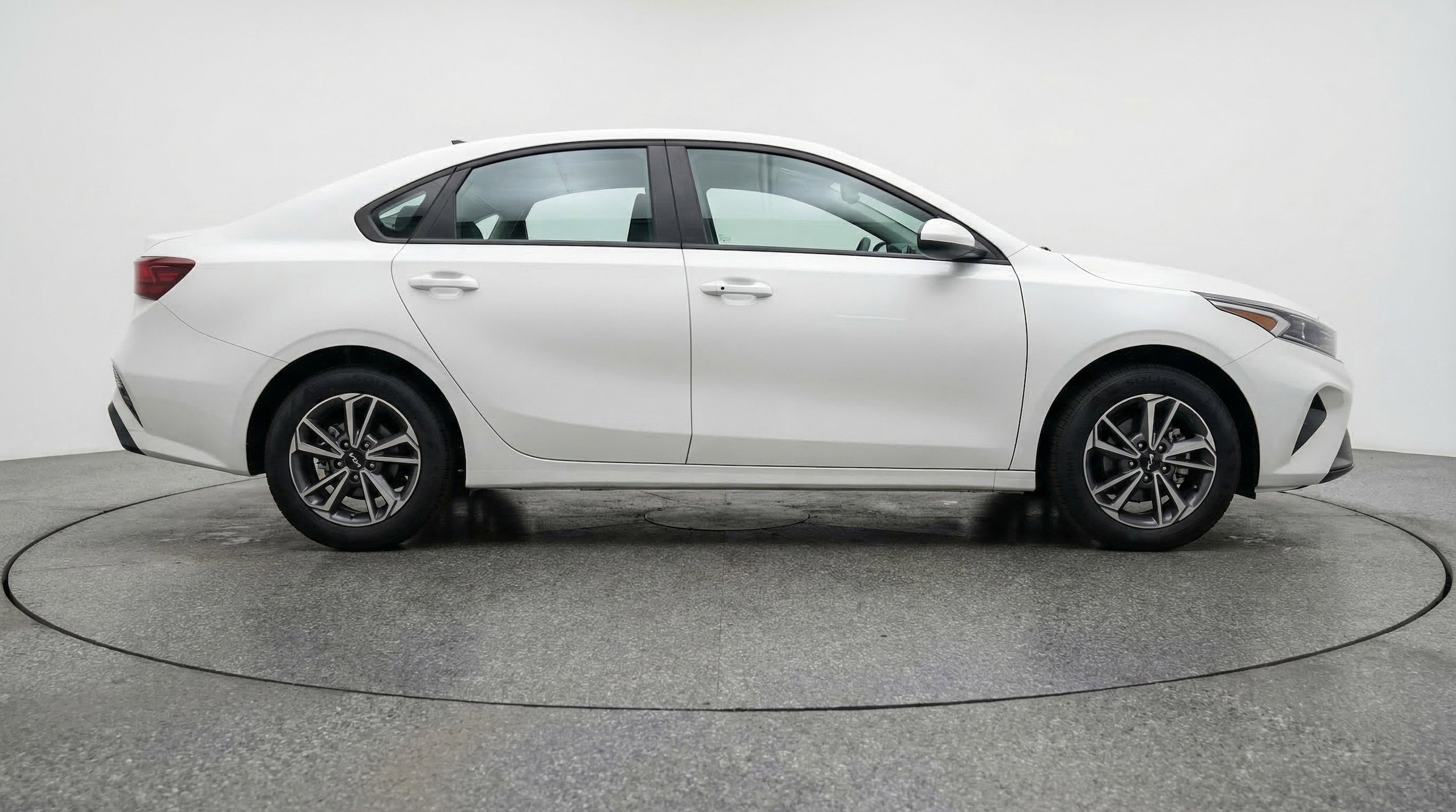 Thumbnail: 2024 Kia Forte - 11