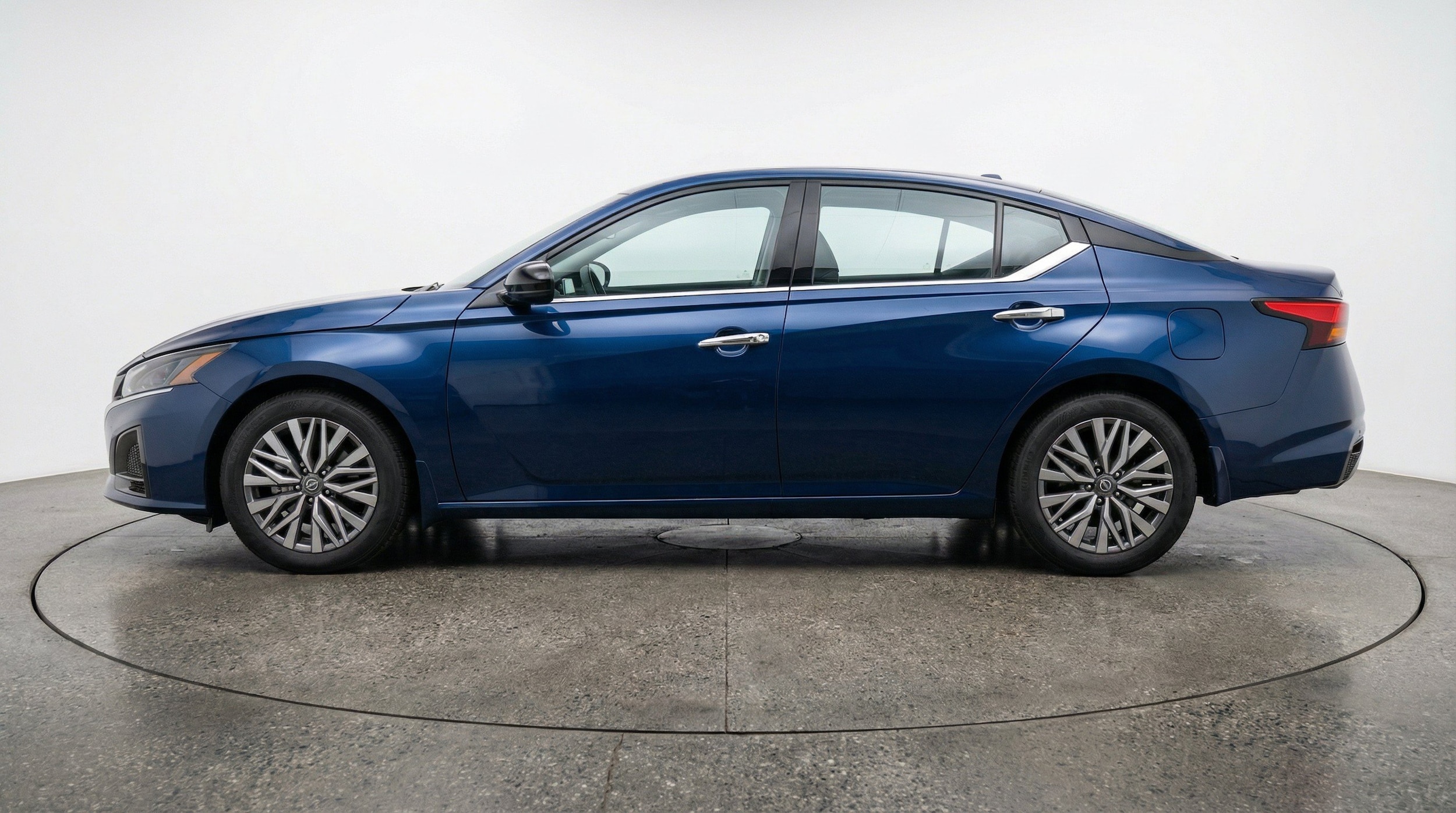 Thumbnail: 2025 Nissan Altima - 5