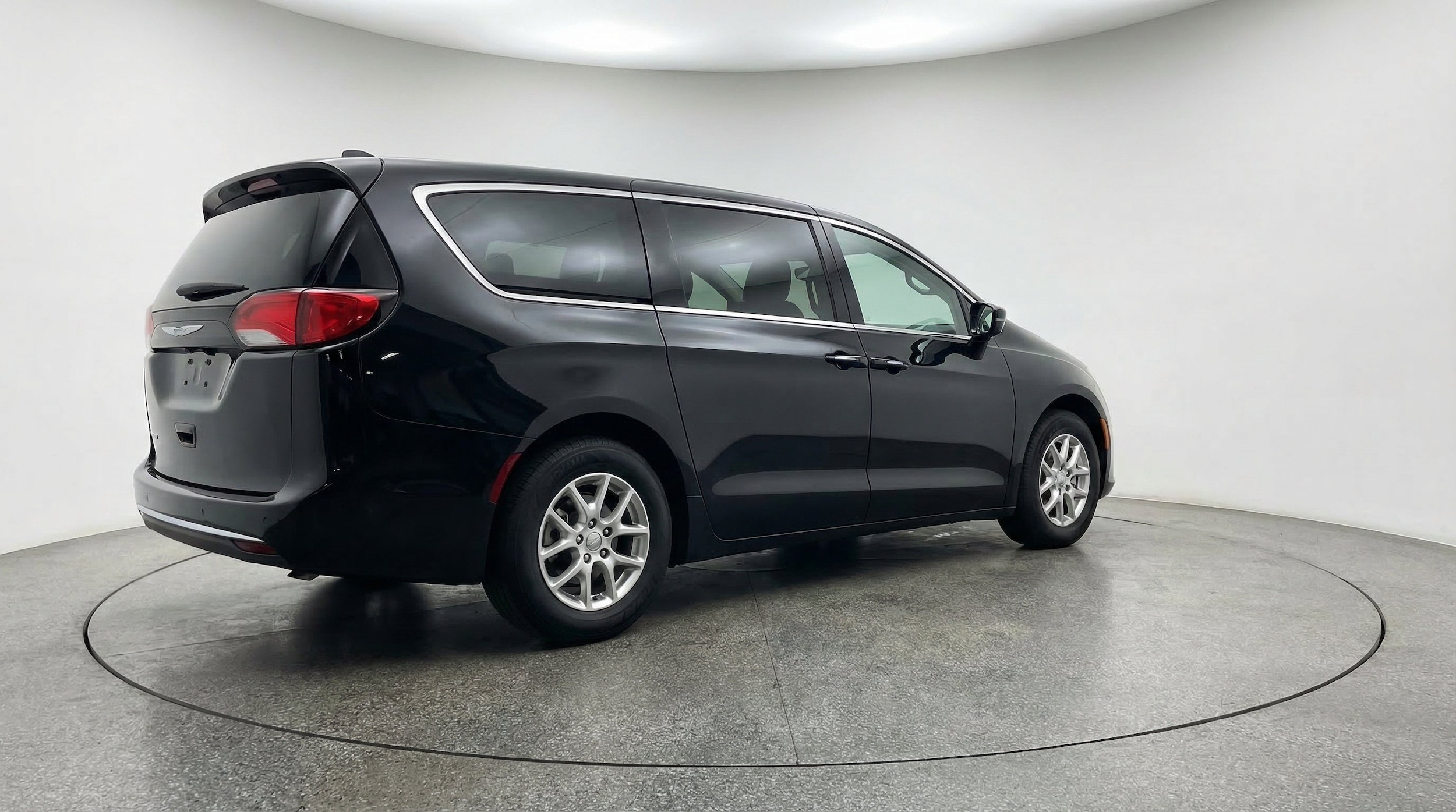 Thumbnail: 2024 Chrysler Voyager - 9