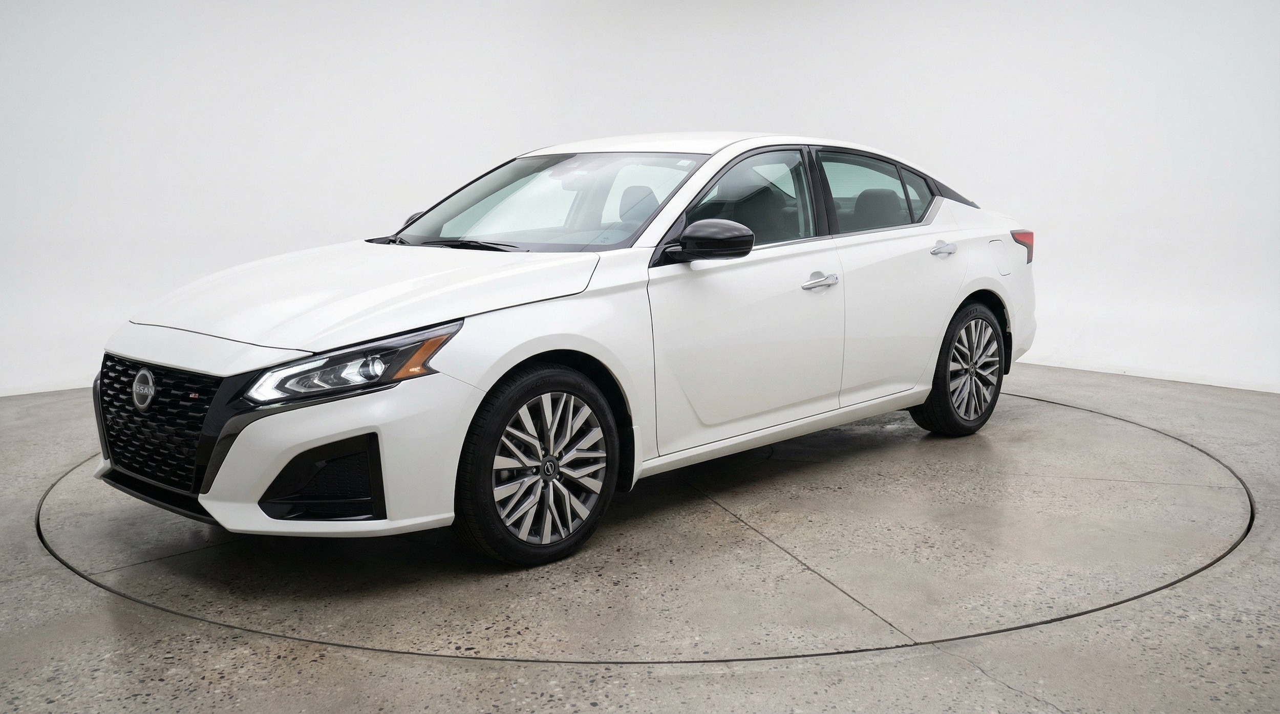 Thumbnail: 2025 Nissan Altima - 3