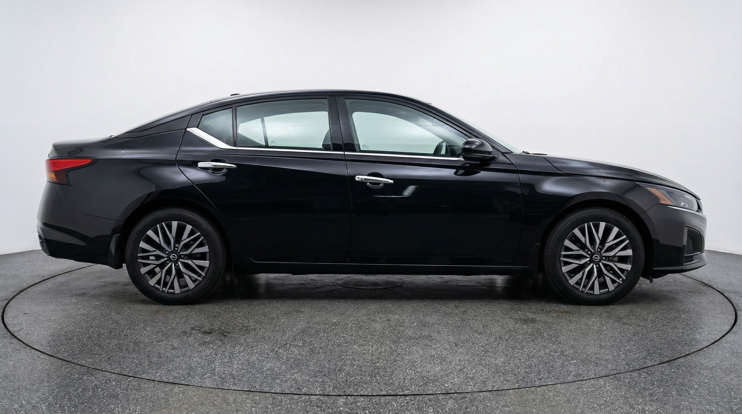 Thumbnail: 2025 Nissan Altima - 8