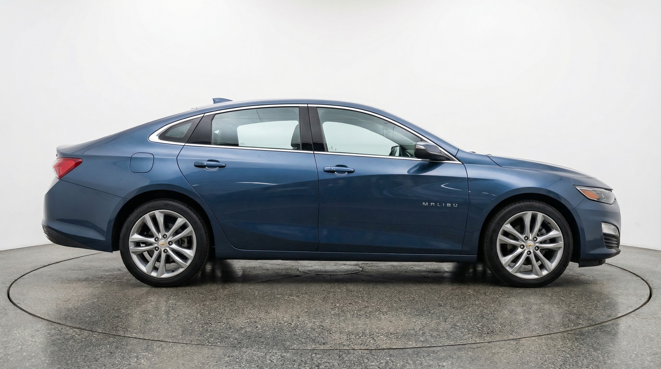 Thumbnail: 2024 Chevrolet Malibu - 8