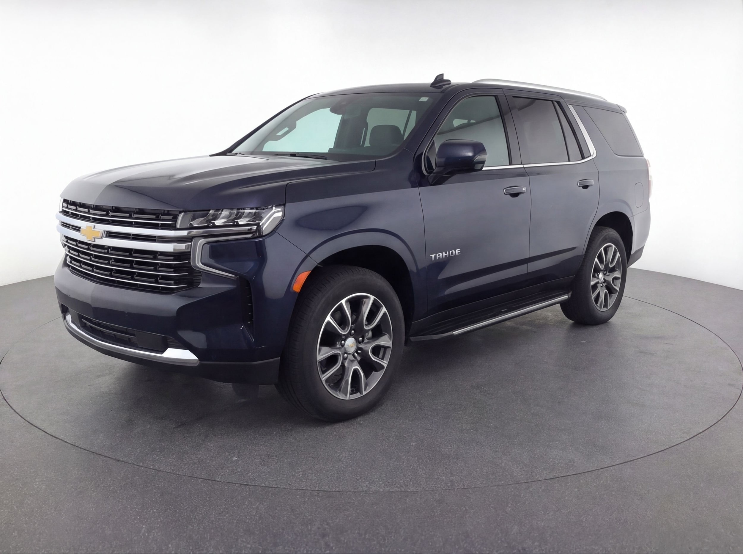 Thumbnail: 2023 Chevrolet Tahoe - 3