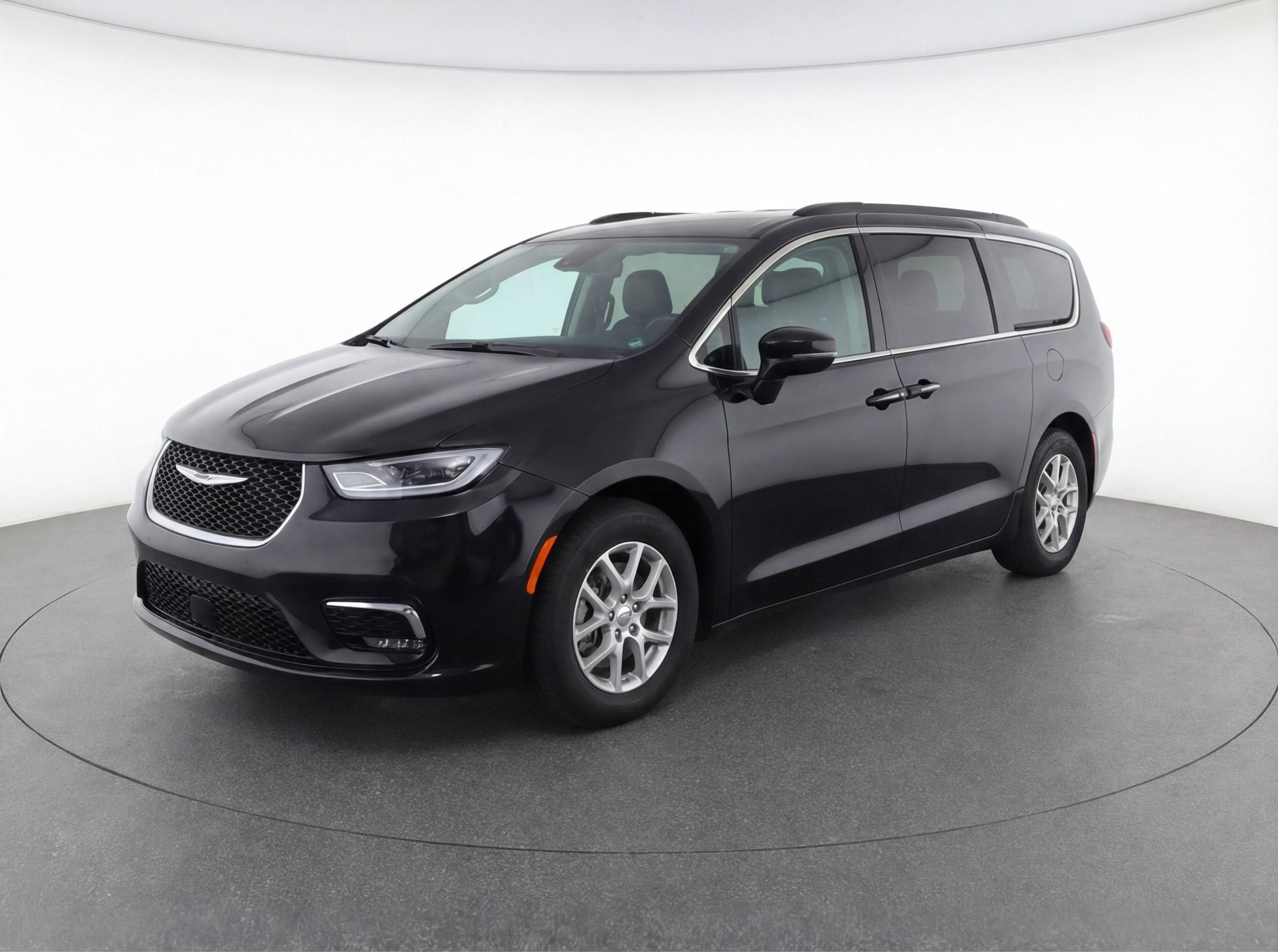 Thumbnail: 2024 Chrysler Pacifica - 3