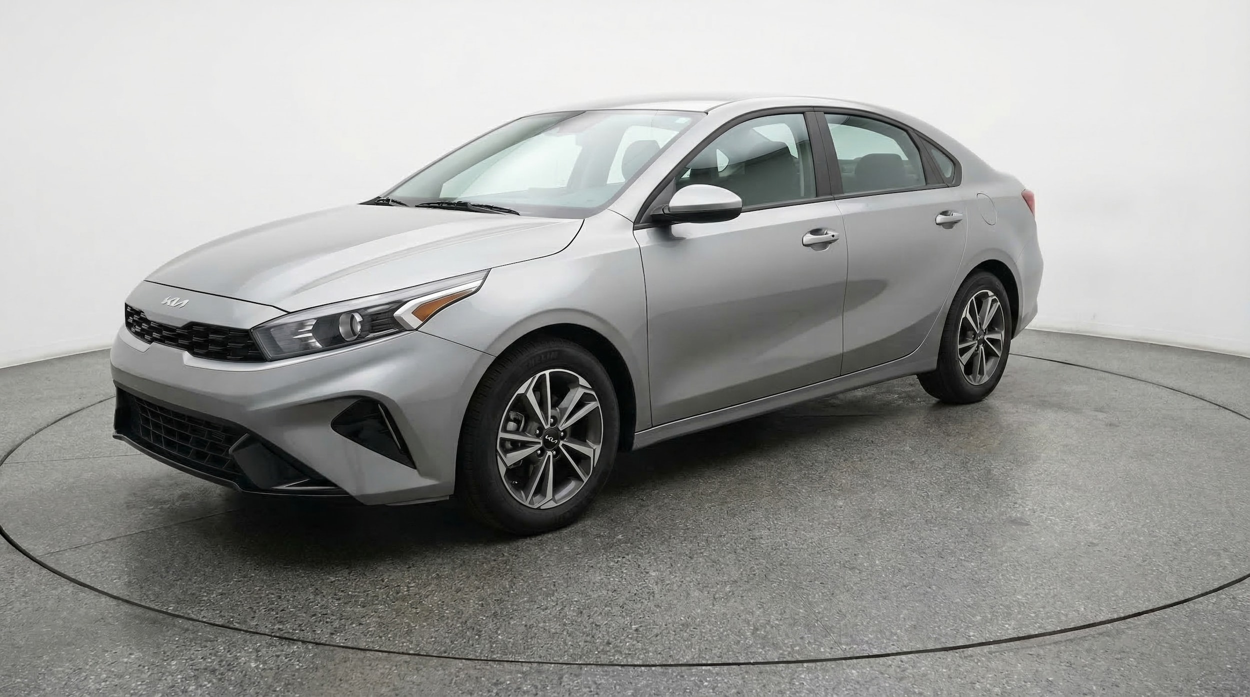 Thumbnail: 2024 Kia Forte - 3