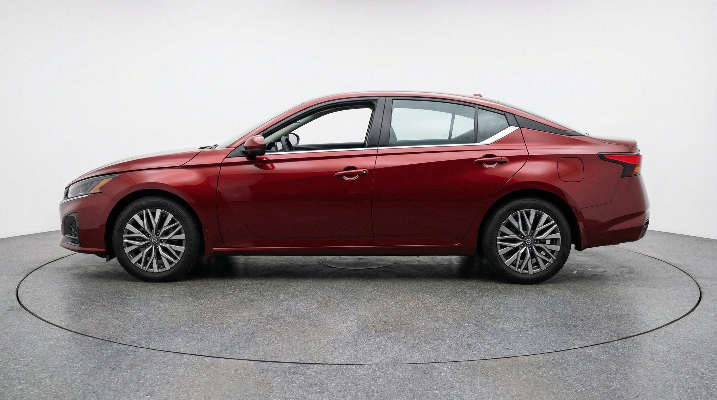 Thumbnail: 2025 Nissan Altima - 5