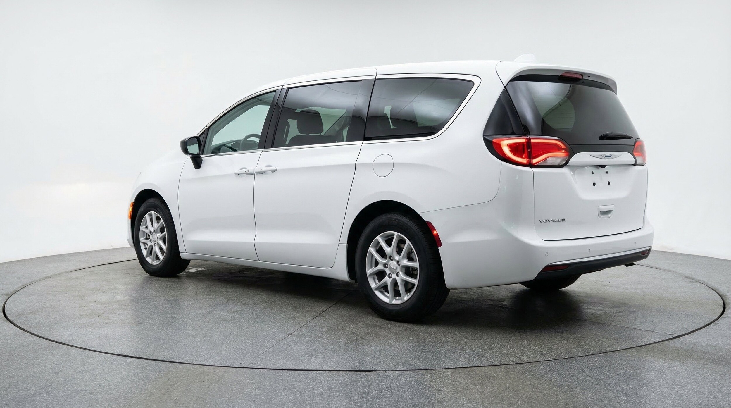 Thumbnail: 2024 Chrysler Voyager - 6