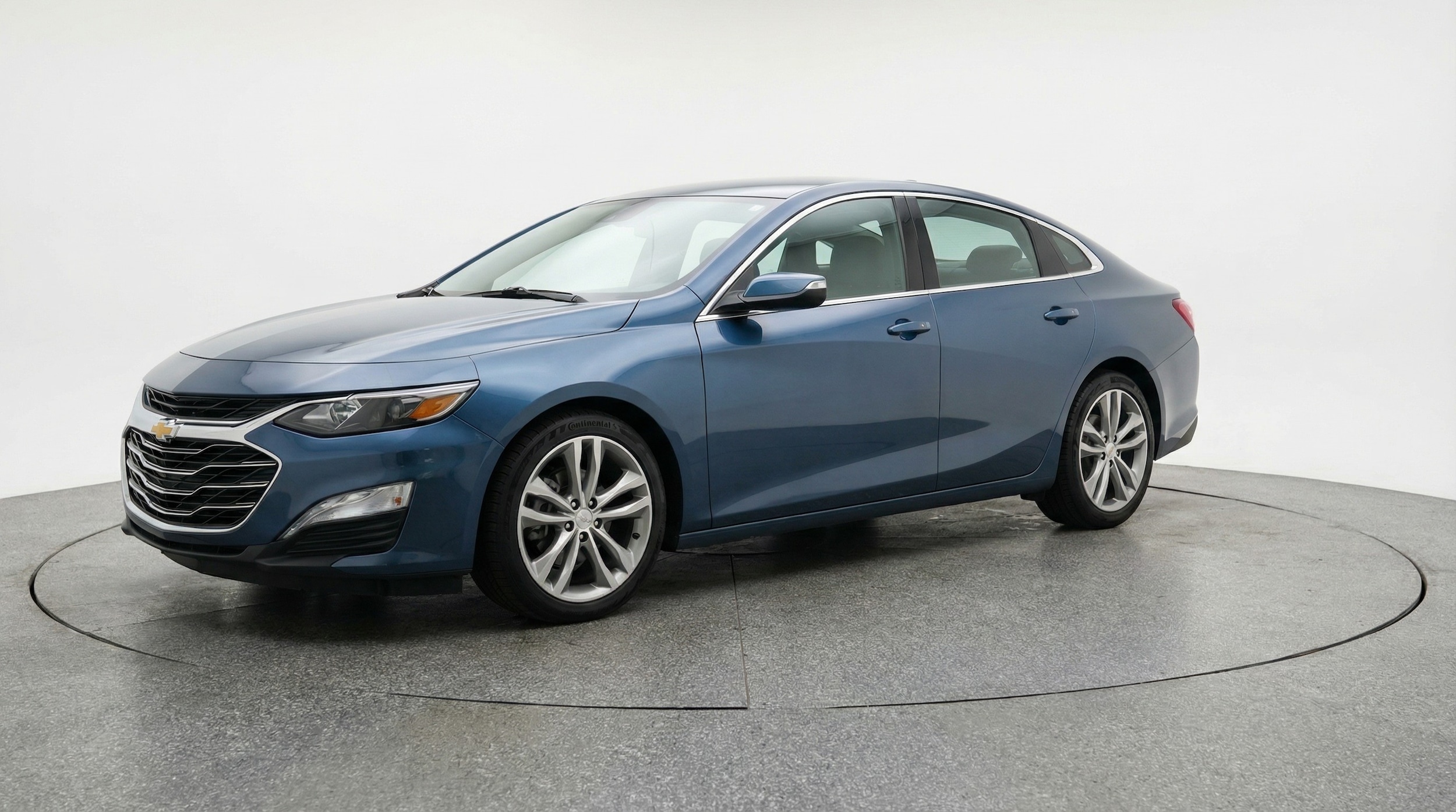 Thumbnail: 2024 Chevrolet Malibu - 3