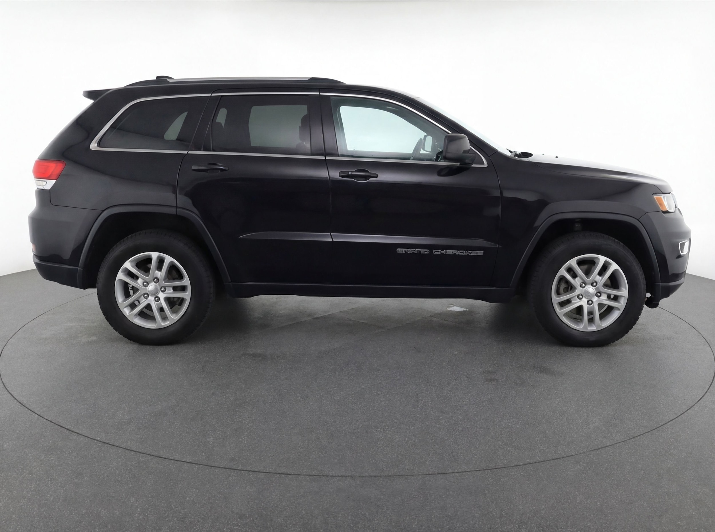 Thumbnail: 2023 Jeep Grand Cherokee - 8