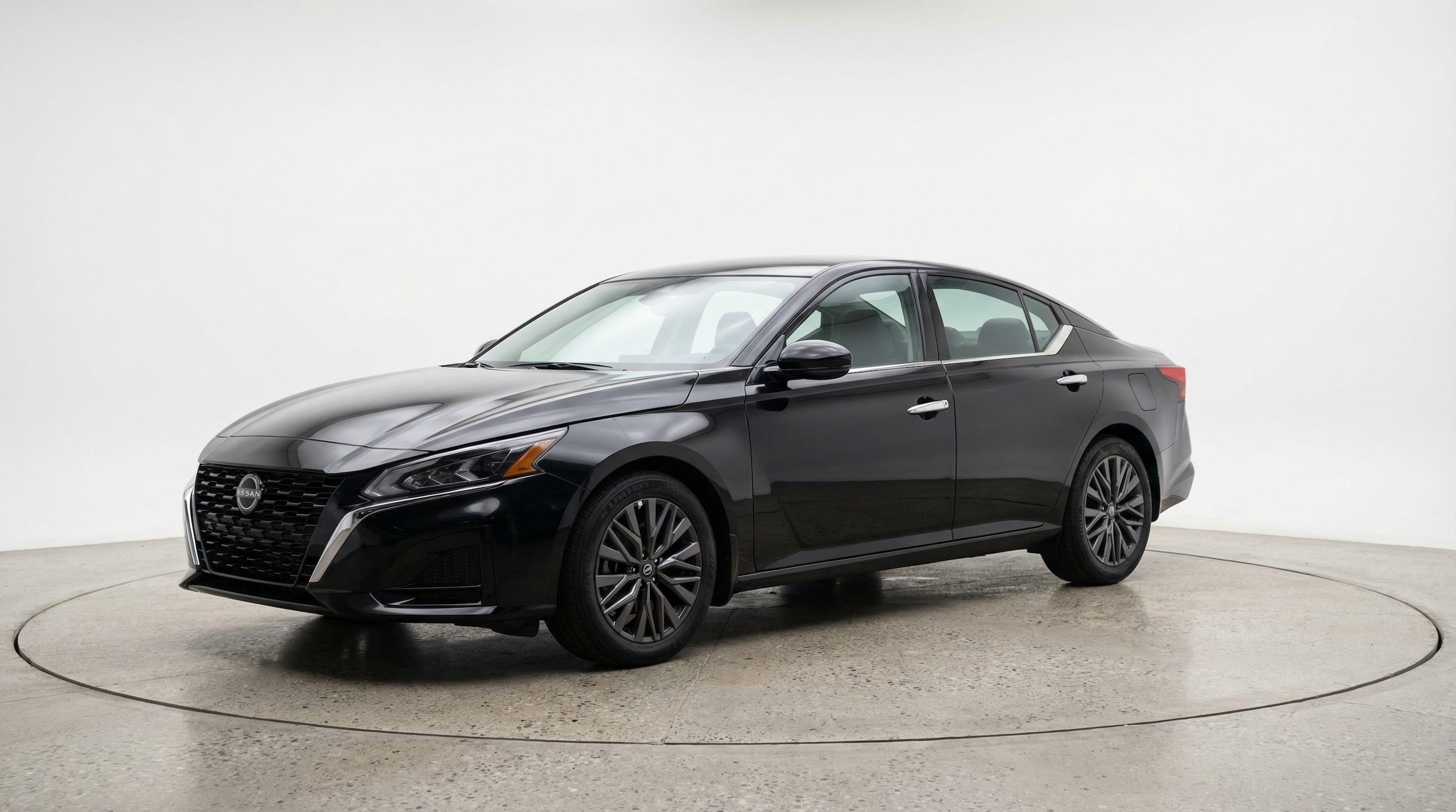 Thumbnail: 2025 Nissan Altima - 3