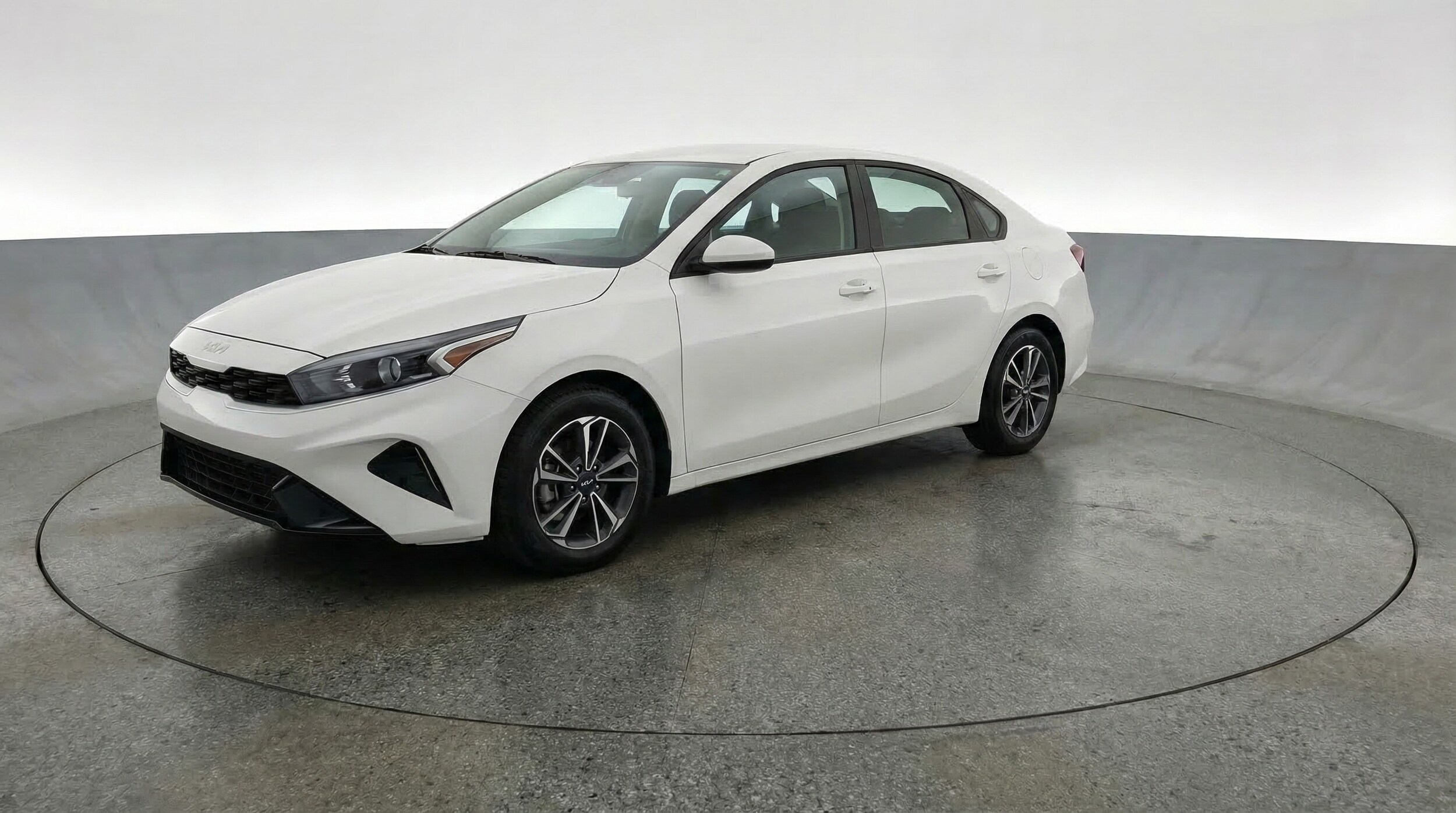 Thumbnail: 2024 Kia Forte - 3