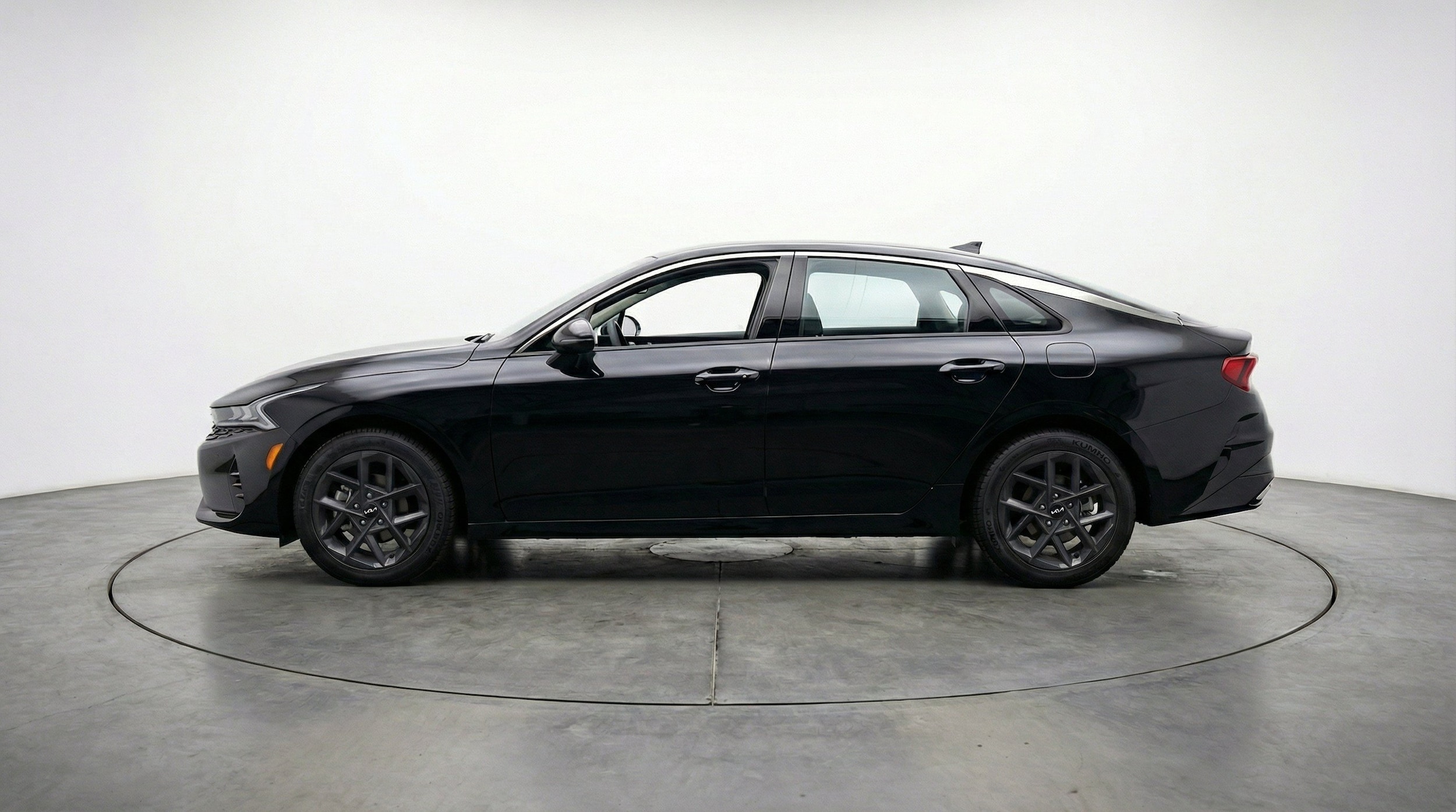 Thumbnail: 2025 Kia K5 - 5