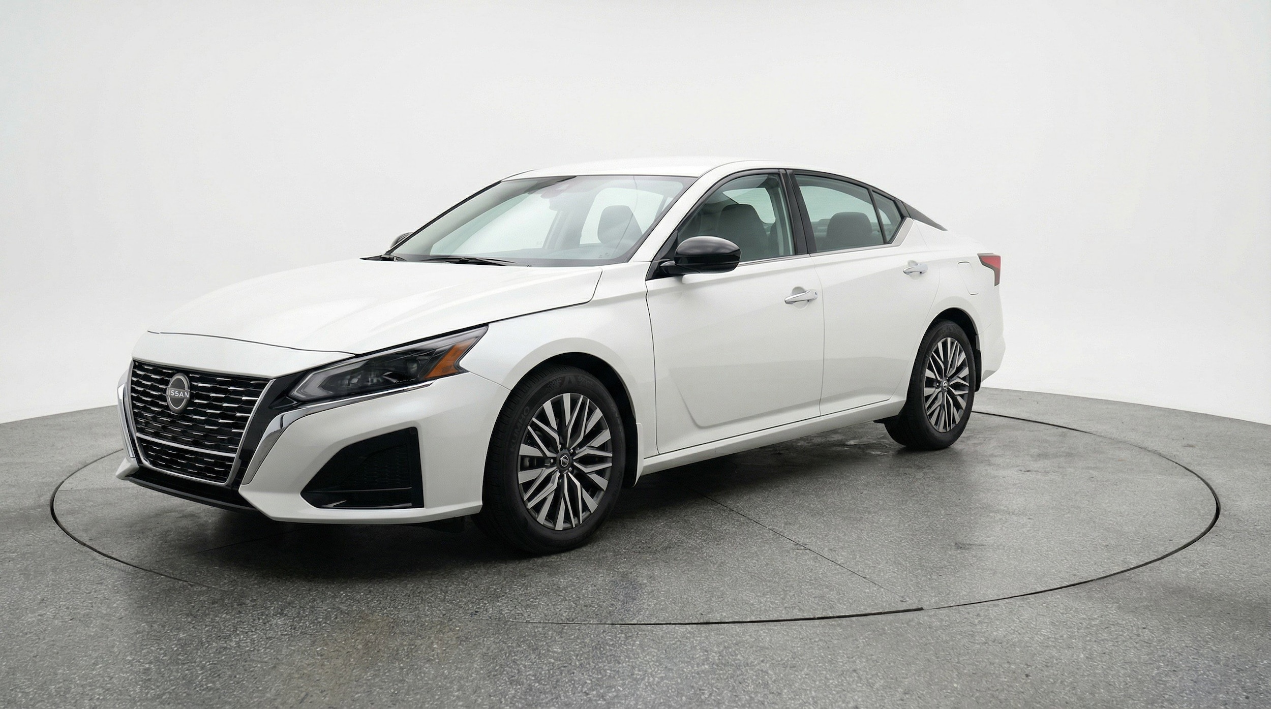 Thumbnail: 2025 Nissan Altima - 3