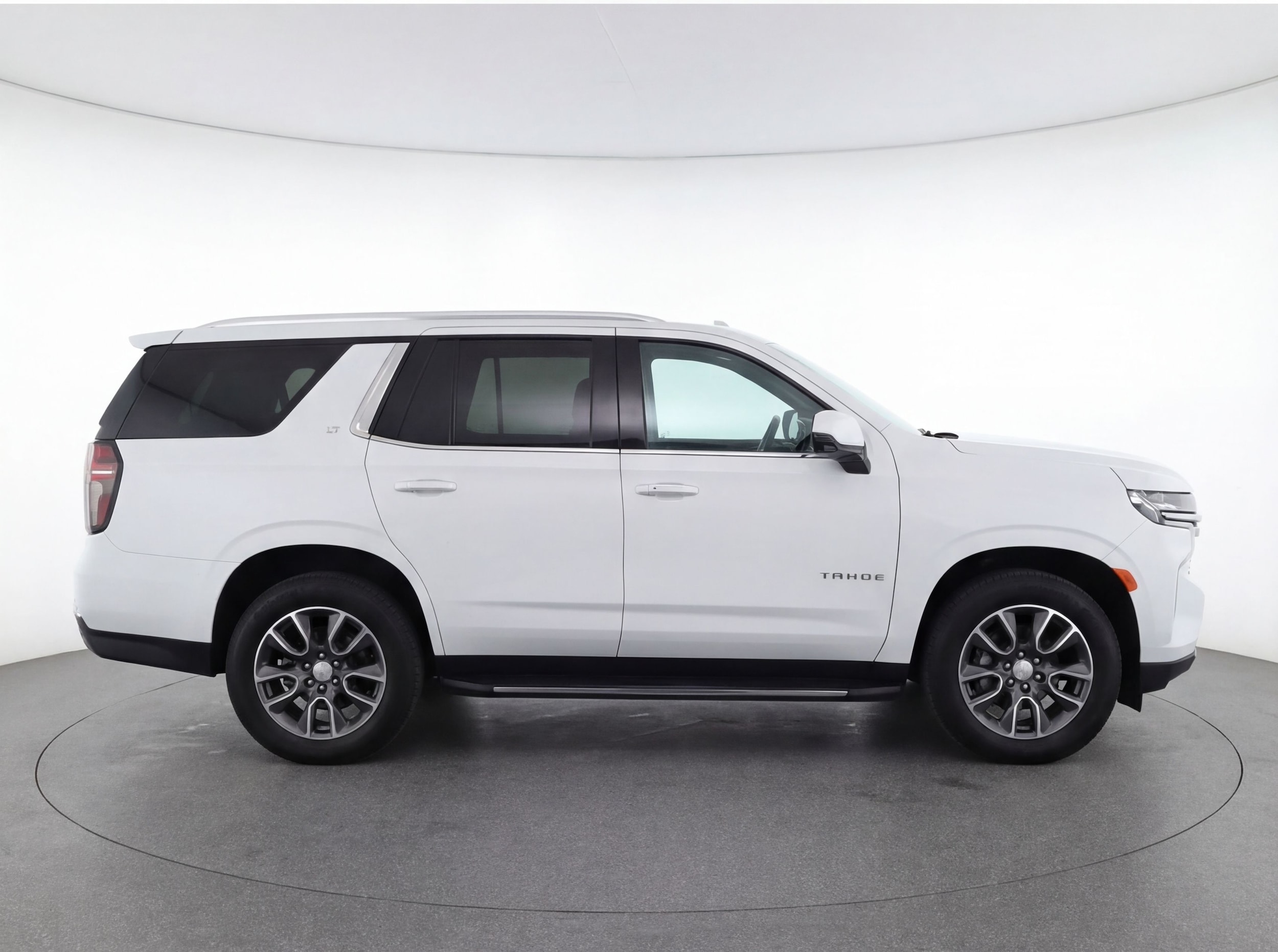 Thumbnail: 2023 Chevrolet Tahoe - 8