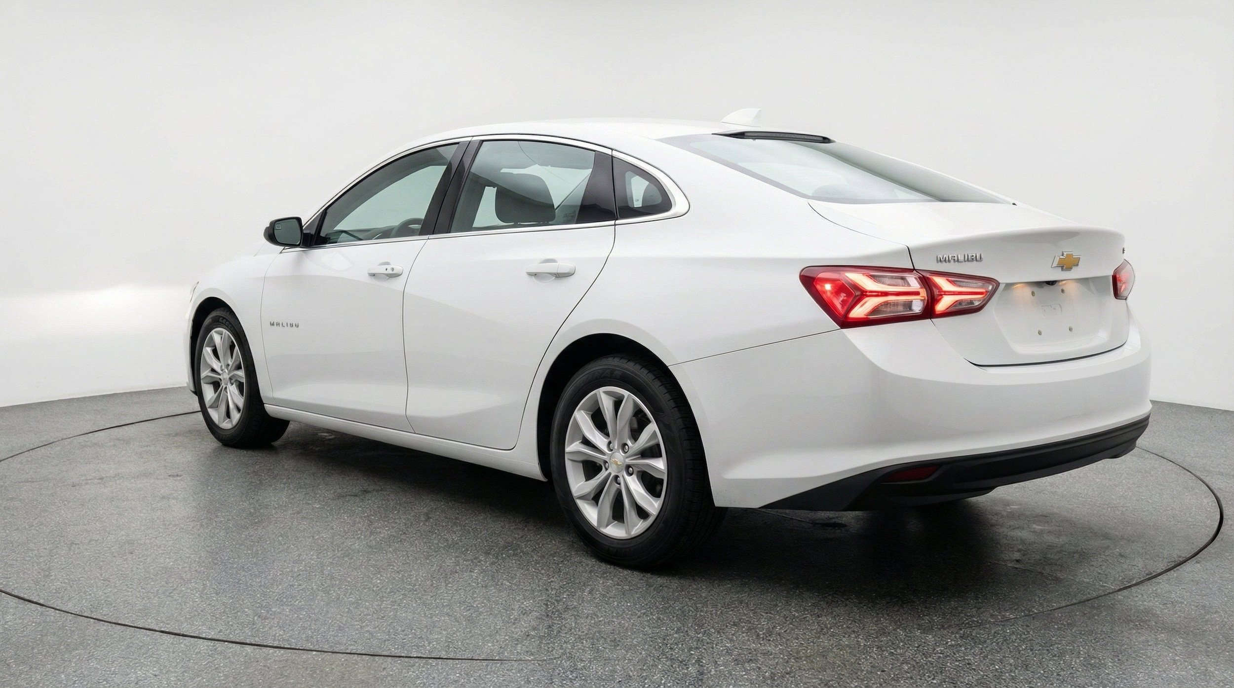 Thumbnail: 2024 Chevrolet Malibu - 6