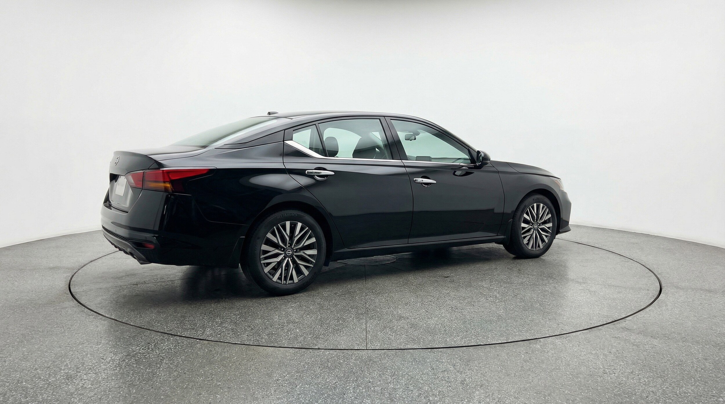 Thumbnail: 2025 Nissan Altima - 9