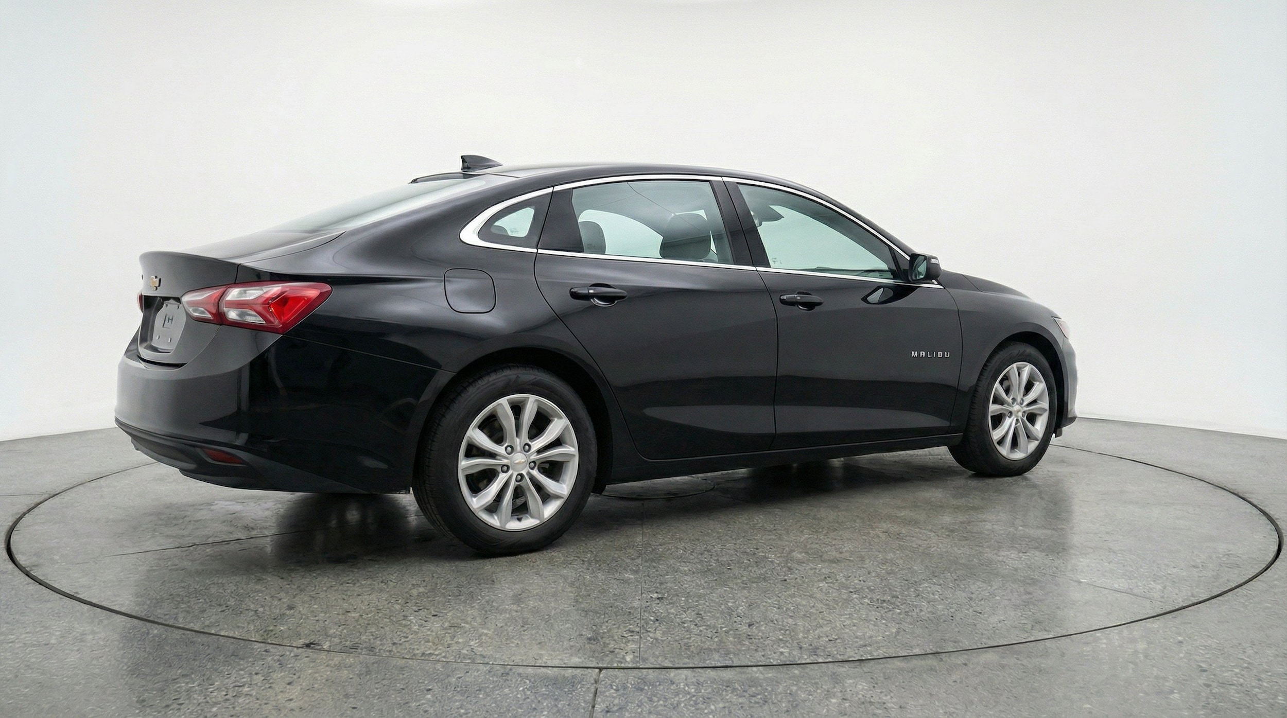 Thumbnail: 2024 Chevrolet Malibu - 9