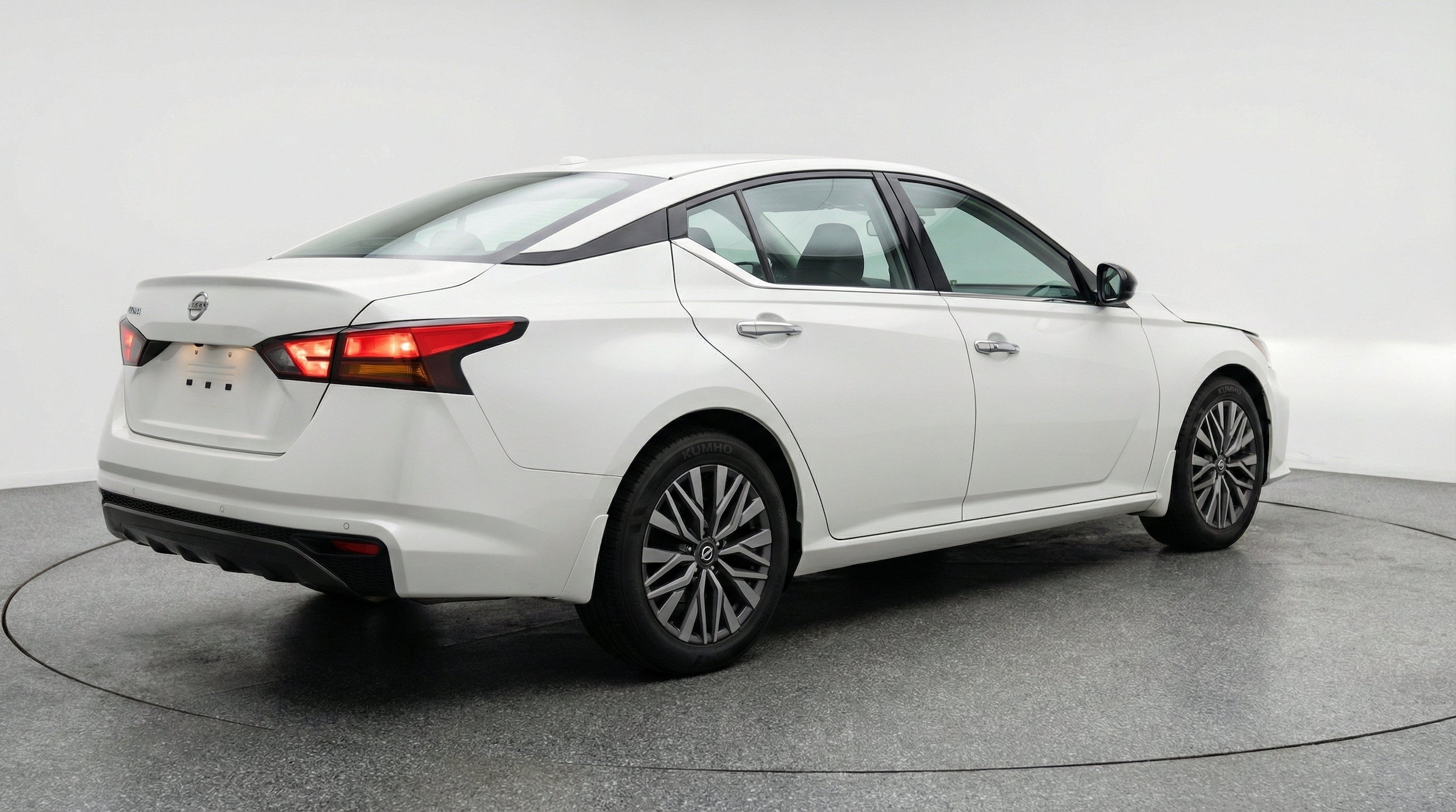 Thumbnail: 2025 Nissan Altima - 9