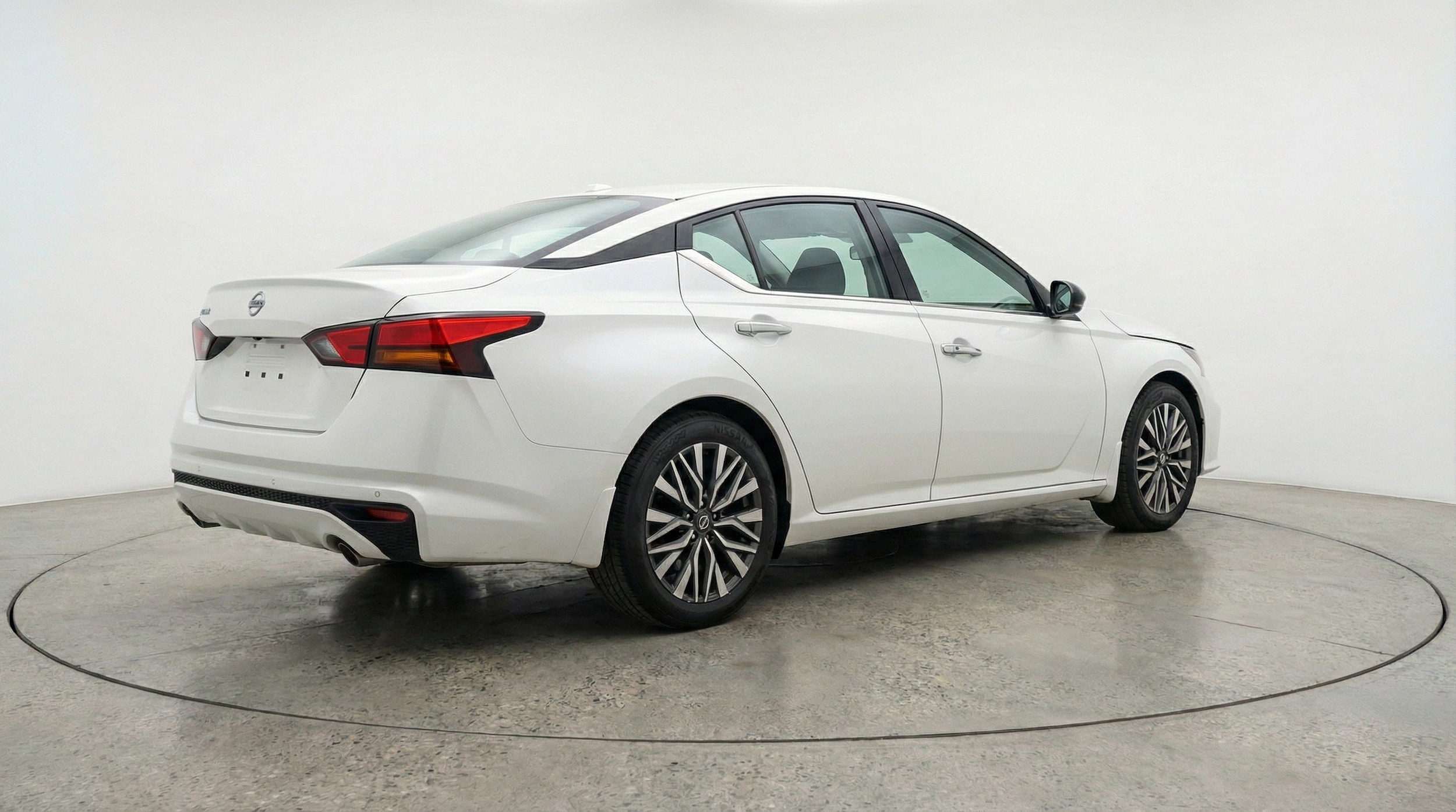 Thumbnail: 2025 Nissan Altima - 9