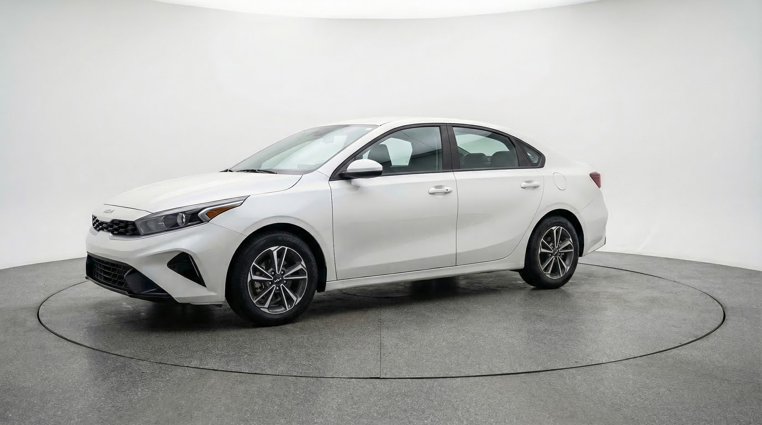 Thumbnail: 2024 Kia Forte - 3