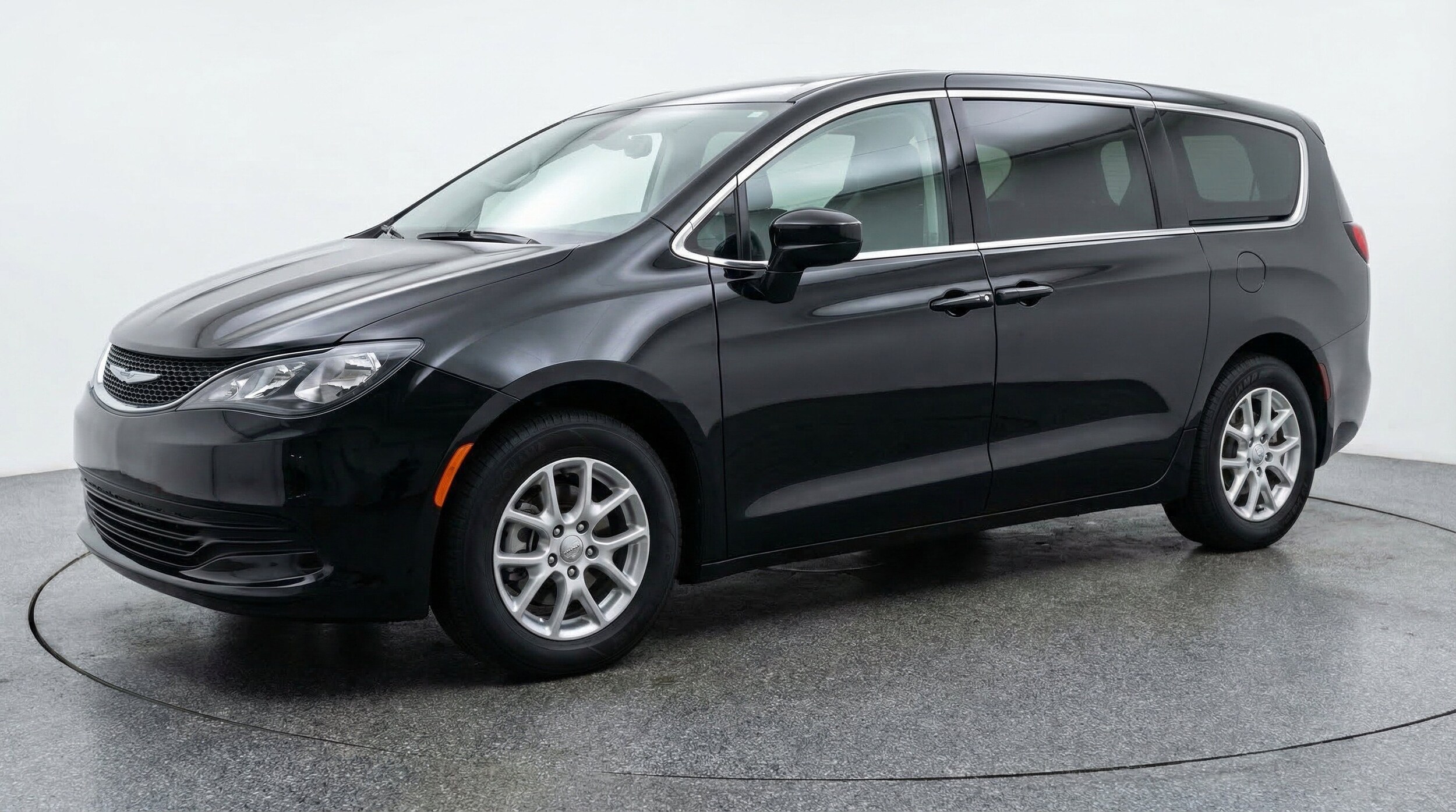Thumbnail: 2024 Chrysler Voyager - 3