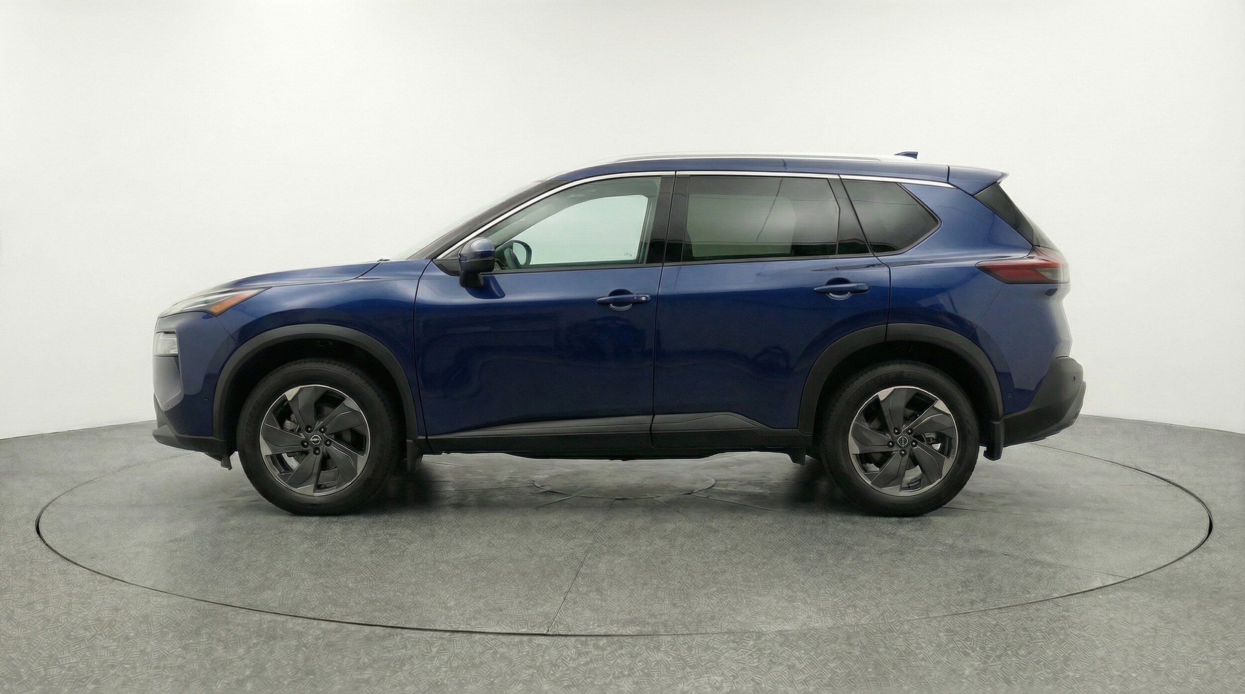 Thumbnail: 2025 Nissan Rogue - 4