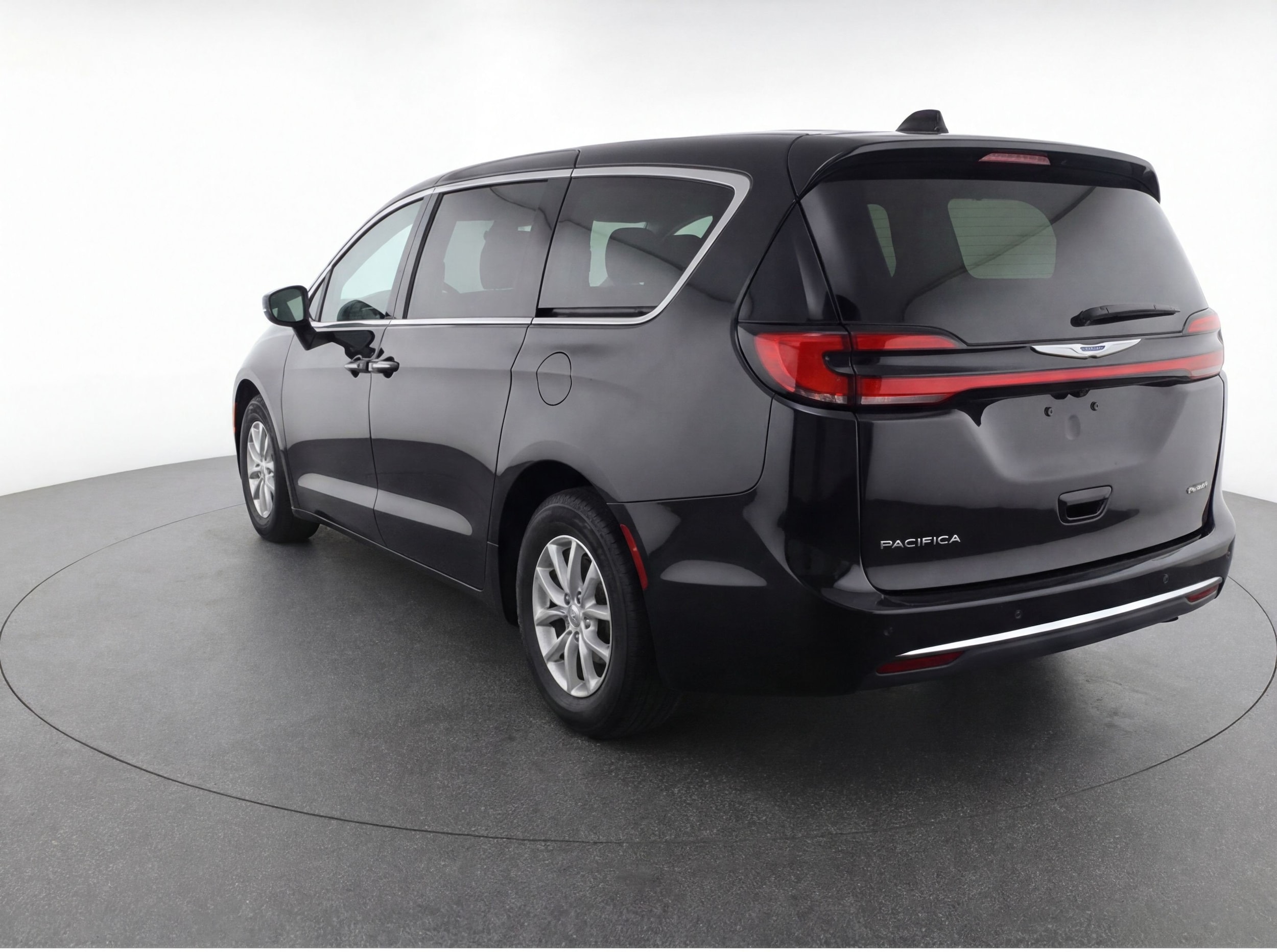 Thumbnail: 2024 Chrysler Pacifica - 6