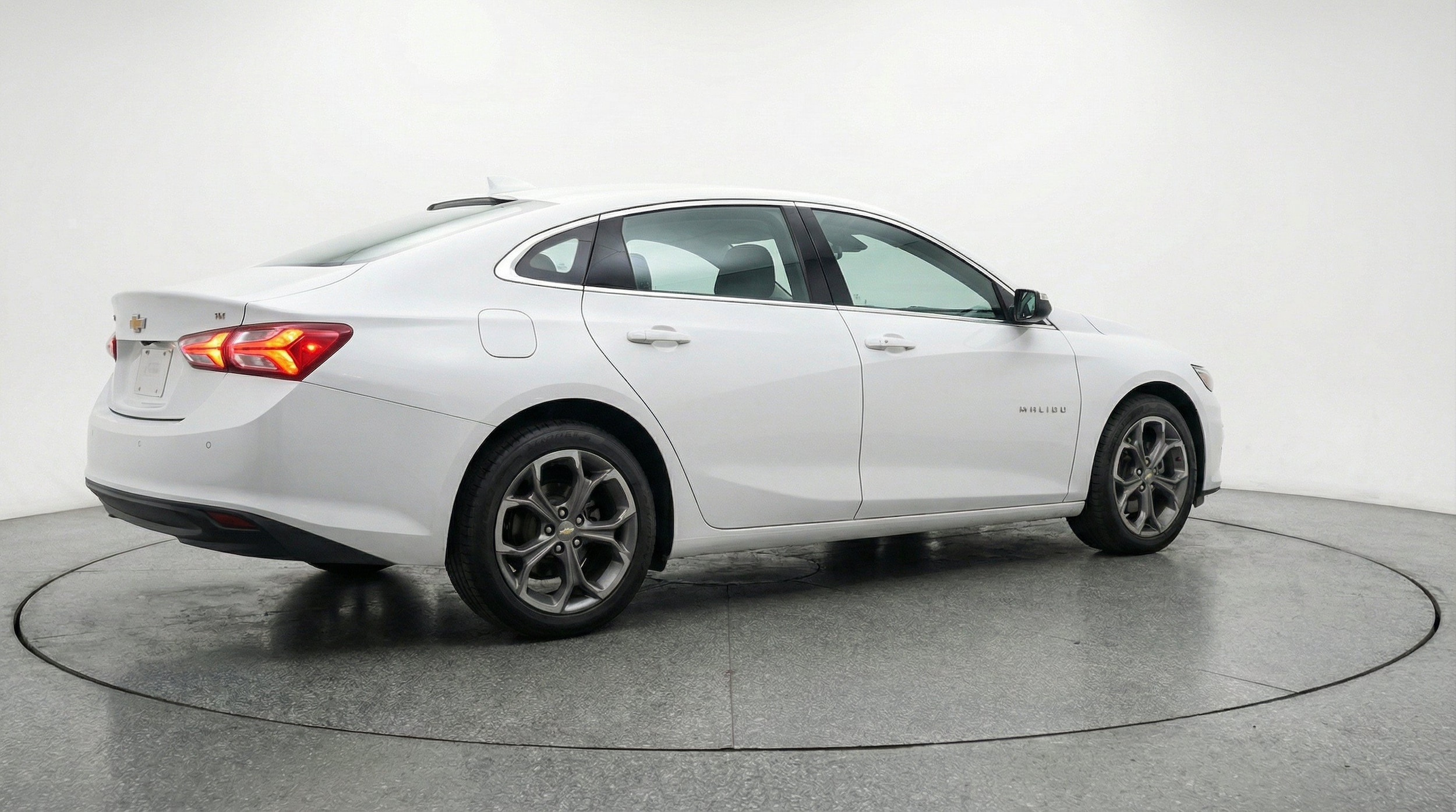 Thumbnail: 2024 Chevrolet Malibu - 9