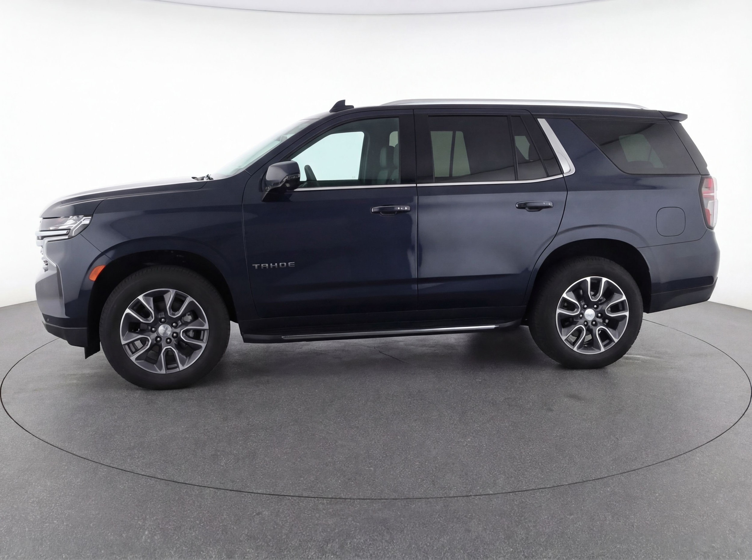 Thumbnail: 2023 Chevrolet Tahoe - 5