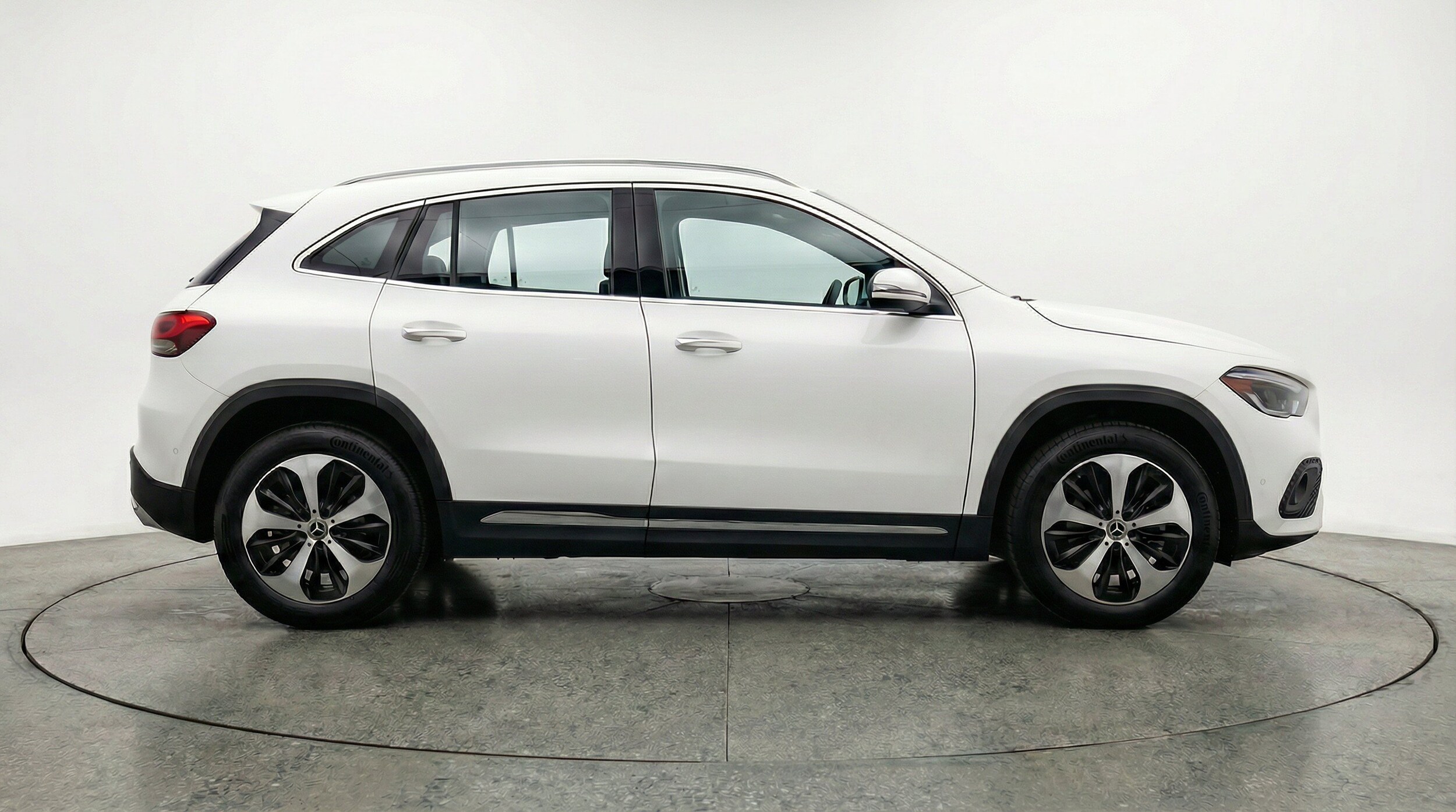 Thumbnail: 2025 Mercedes-Benz GLA - 10