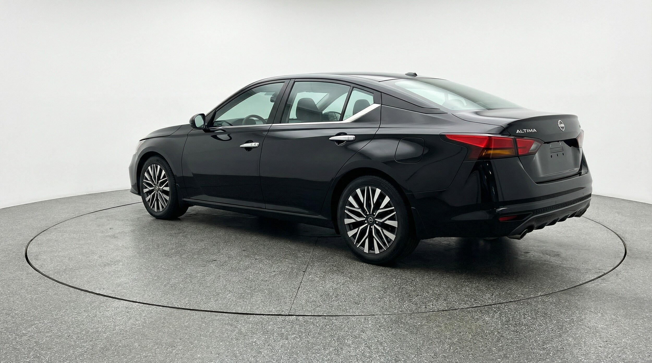 Thumbnail: 2025 Nissan Altima - 5